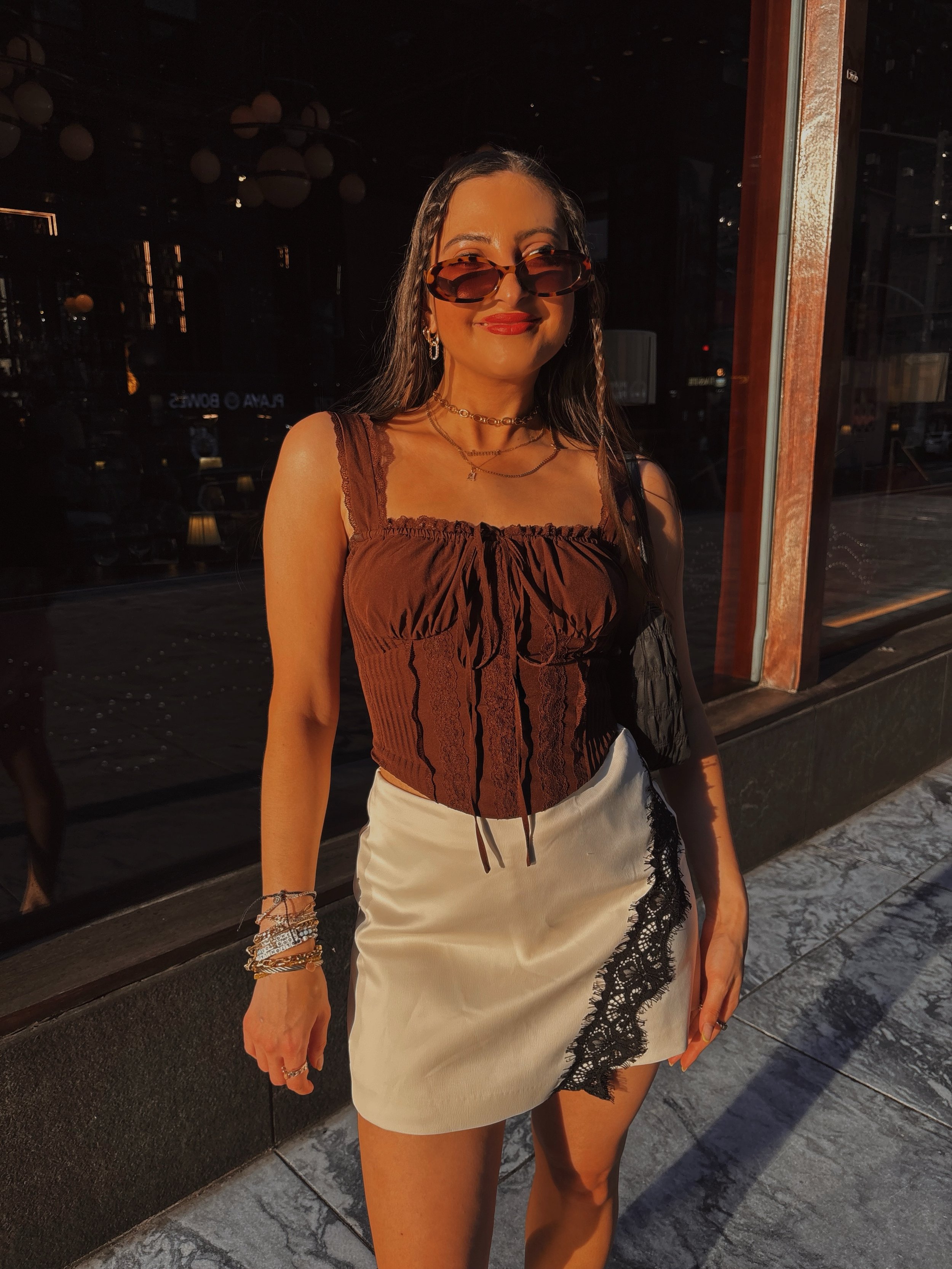 i would like, if i may, to take you on a strange journey 🤎🪩👄❣️💫✨ #KILLERQUEEN 
&bull;
&bull;
&bull;
&bull;
&bull;
&bull;
&bull;
#summeroutfitinspo #rockyhorrorbroadway #rockyhorrorpictureshow #summeroutfitideas