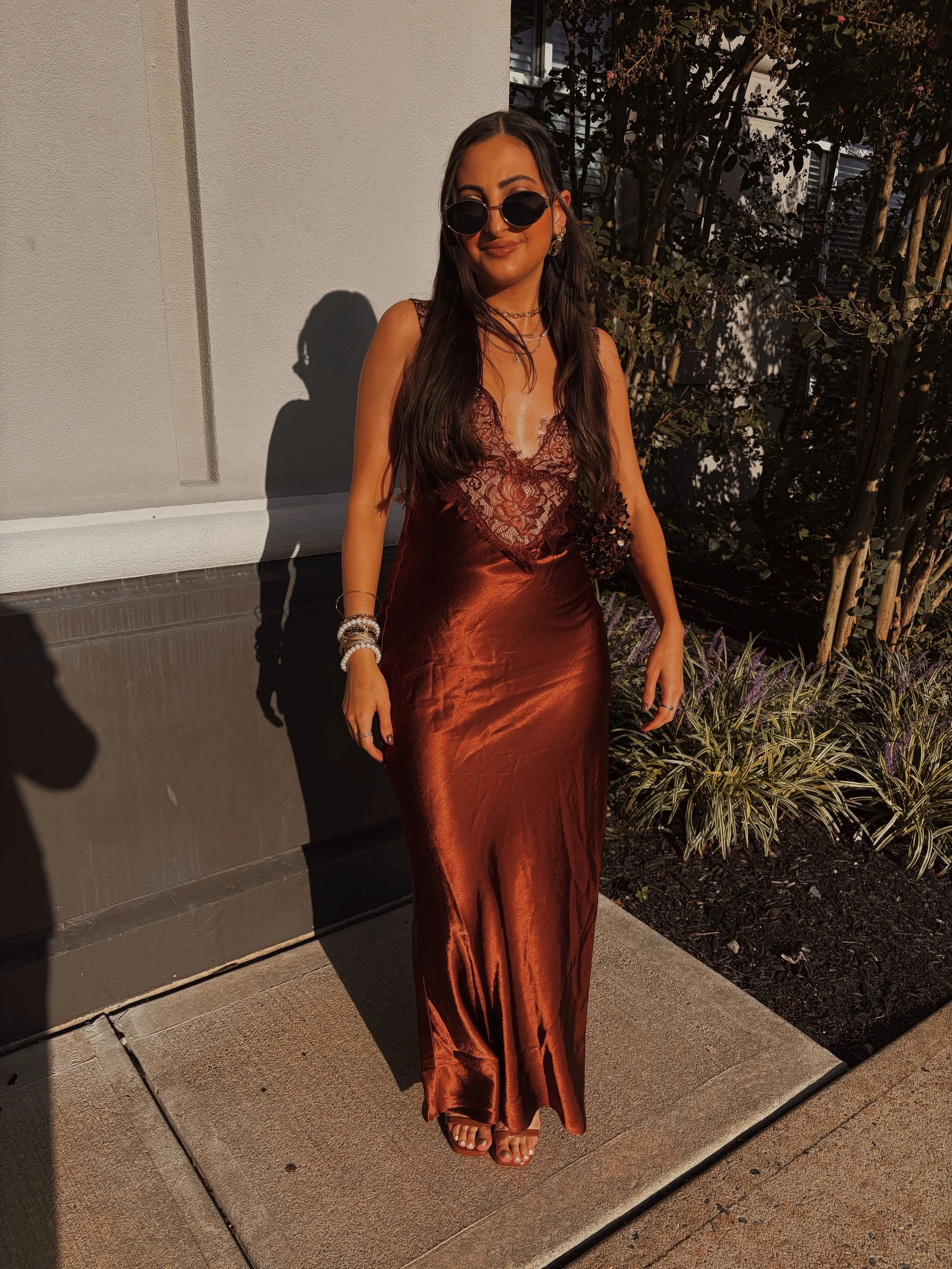 summer 🤝 fall 🤎🪩🍂🥀💫✨ #KILLERQUEEN 
&bull;
&bull;
&bull;
&bull;
&bull;
&bull;
&bull;
#falloutfitideas #falloutfitinspo #fallweddingguestdress #fallvibes