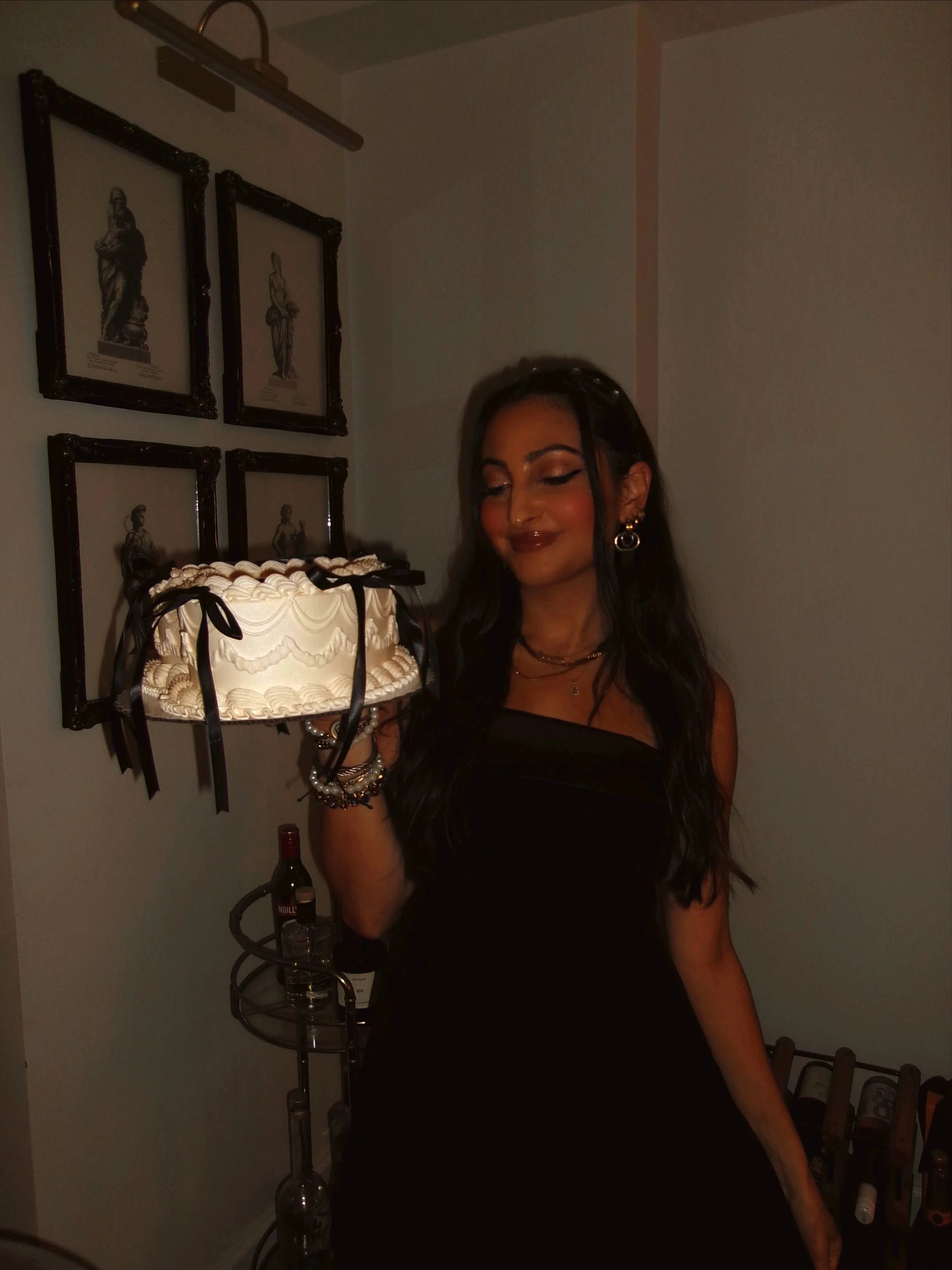 birthday outtakes 🤎🪩🎂🍂💫✨ #KILLERQUEEN 
&bull;
&bull;
&bull;
&bull;
&bull;
&bull;
&bull;
#birthdaygirl #bdayvibes #birthdayideas #birthdayinspo