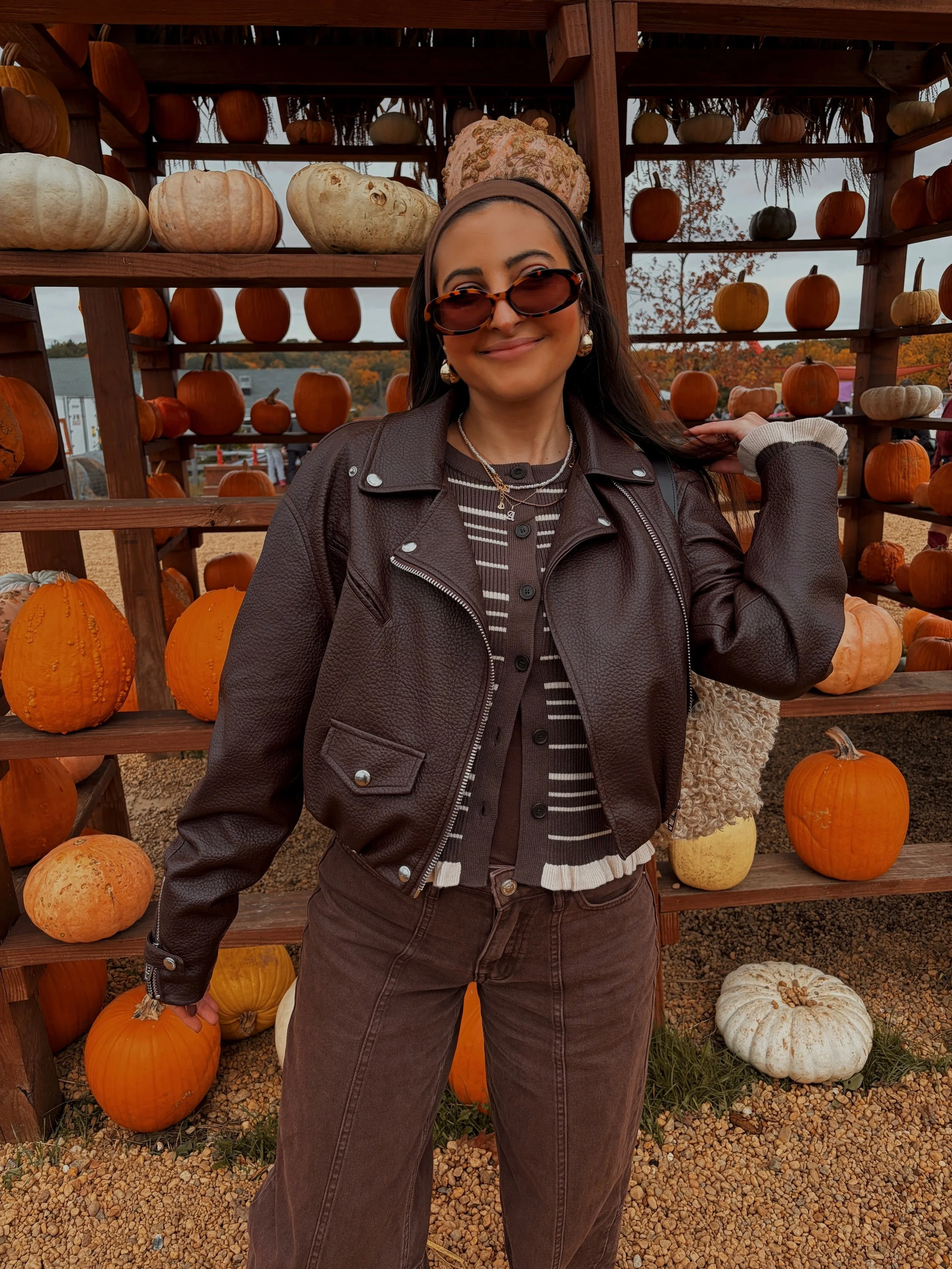 it&rsquo;s giving pumpkin ✖️🤎🪩🍂🎃💫✨ #KILLERQUEEN 
&bull;
&bull;
&bull;
&bull;
&bull;
&bull;
&bull;
#pumpkinvibes #pumpkinpicking #falloutfitinspo #falloutfits
