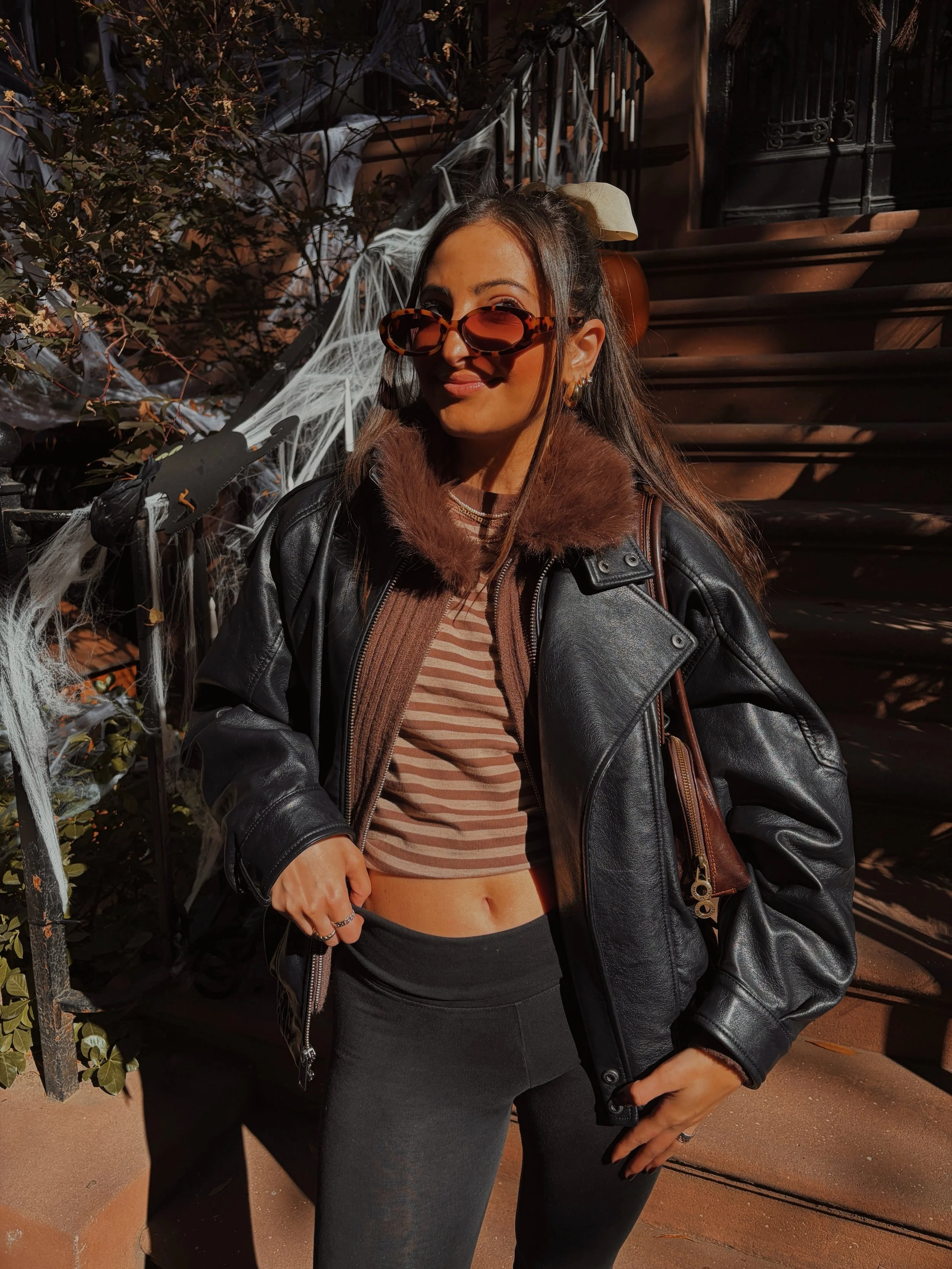 an ode to the spookiest week of the yr 🤎🪩🍂🎃💫✨ #KILLERQUEEN 
&bull;
&bull;
&bull;
&bull;
&bull;
&bull;
#halloweenues #ueshalloween #halloweenvibes #falloutfitideas