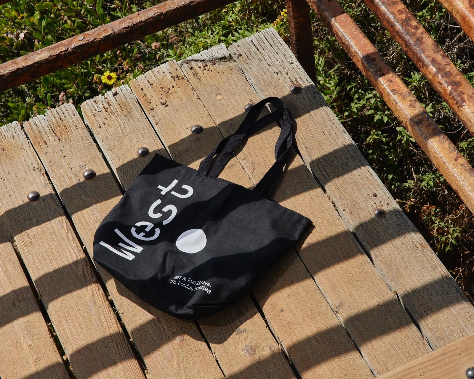 Shop Tote Bag in Black