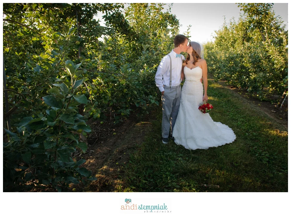 Eau Claire,Ferguson's Orchard-Eau Claire,Wisconsin wedding photographer,rustic wedding,vintage wedding,