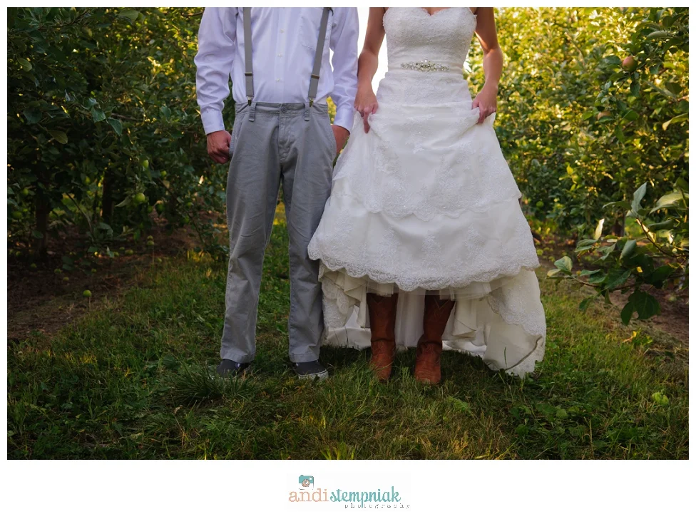 Eau Claire,Ferguson's Orchard-Eau Claire,Wisconsin wedding photographer,rustic wedding,vintage wedding,