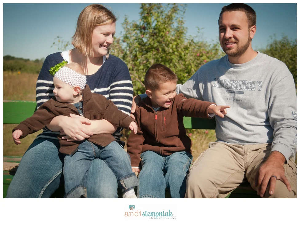 fall family photos at the orchard
