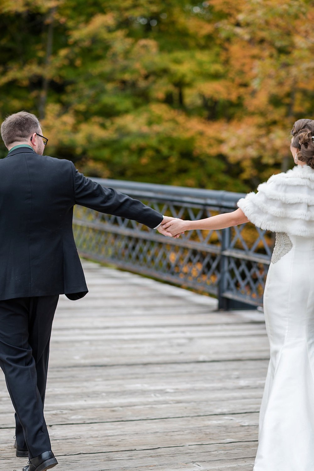 Bayfield WI glamour wedding_0028.jpg