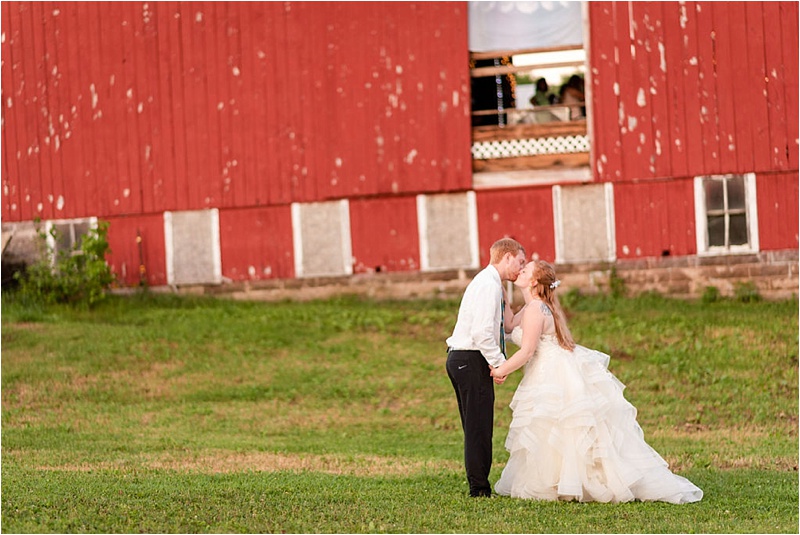 Wisconsin Barn wedding_0039.jpg