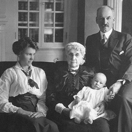 1914++Four+generations.jpg