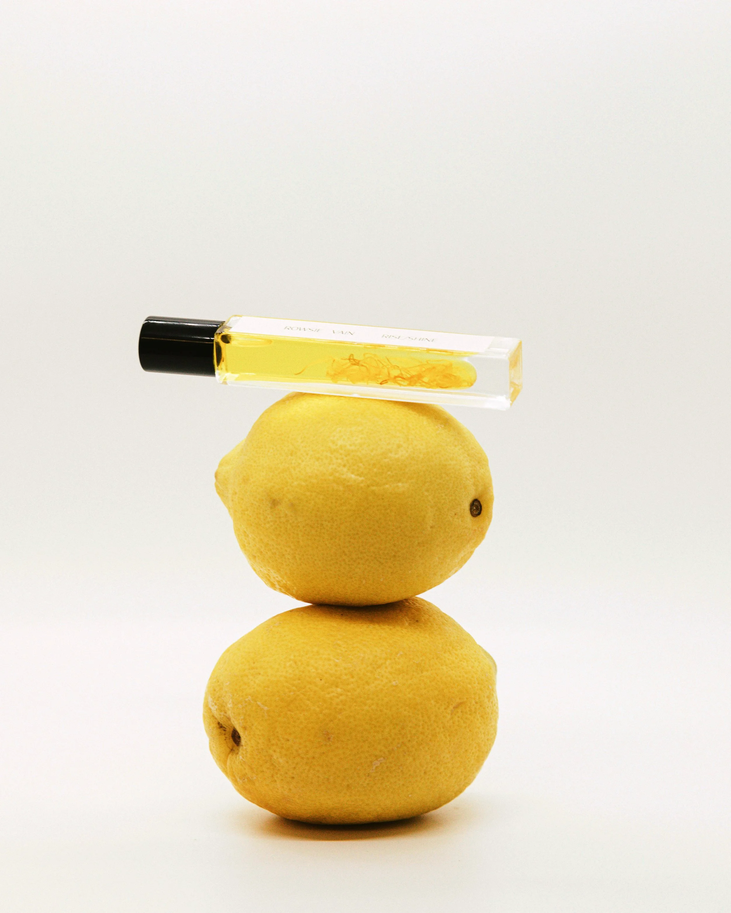 ROWSIE VAIN RISE:SHINE Body Oil 5.jpg
