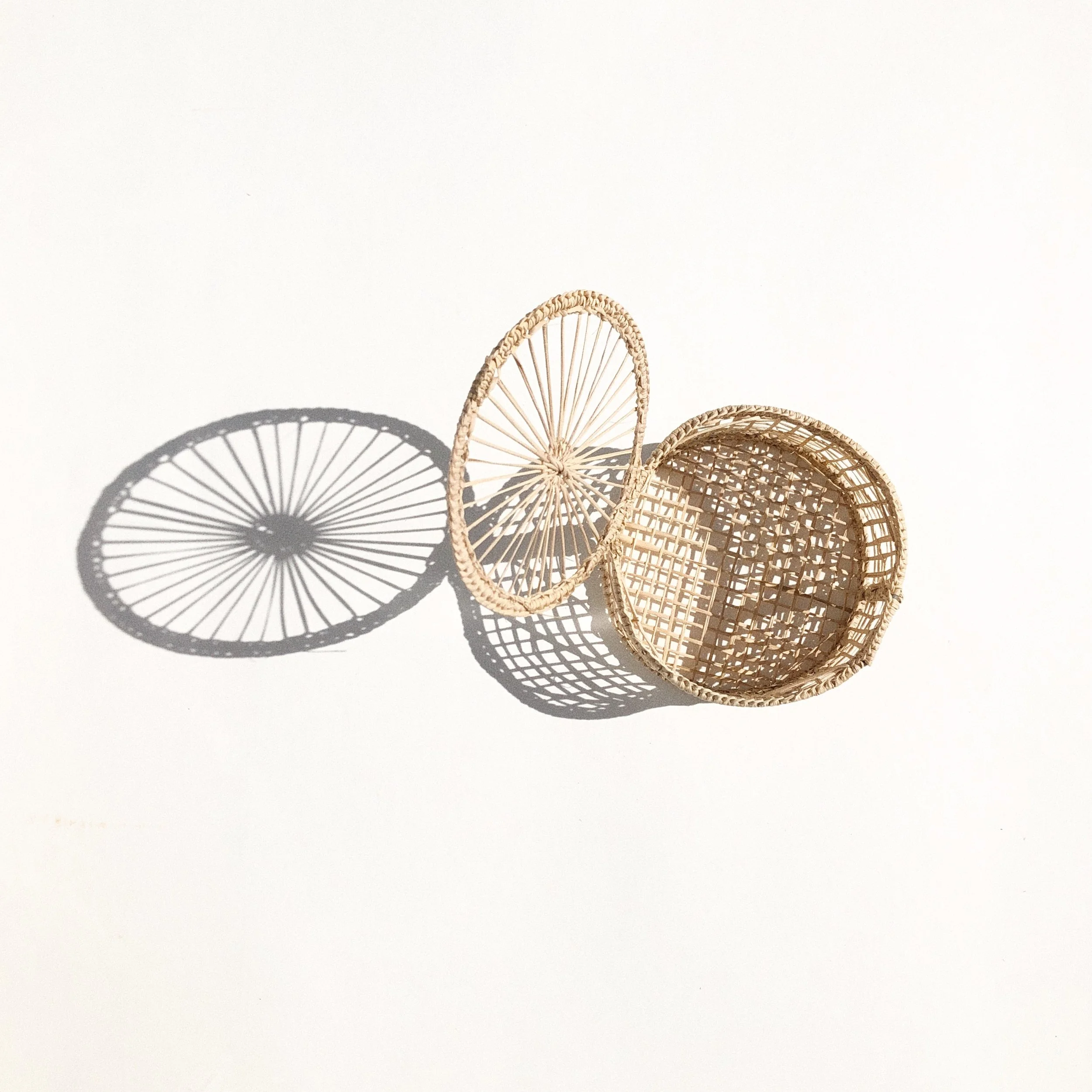 Wicker Keepsake, Small Circle