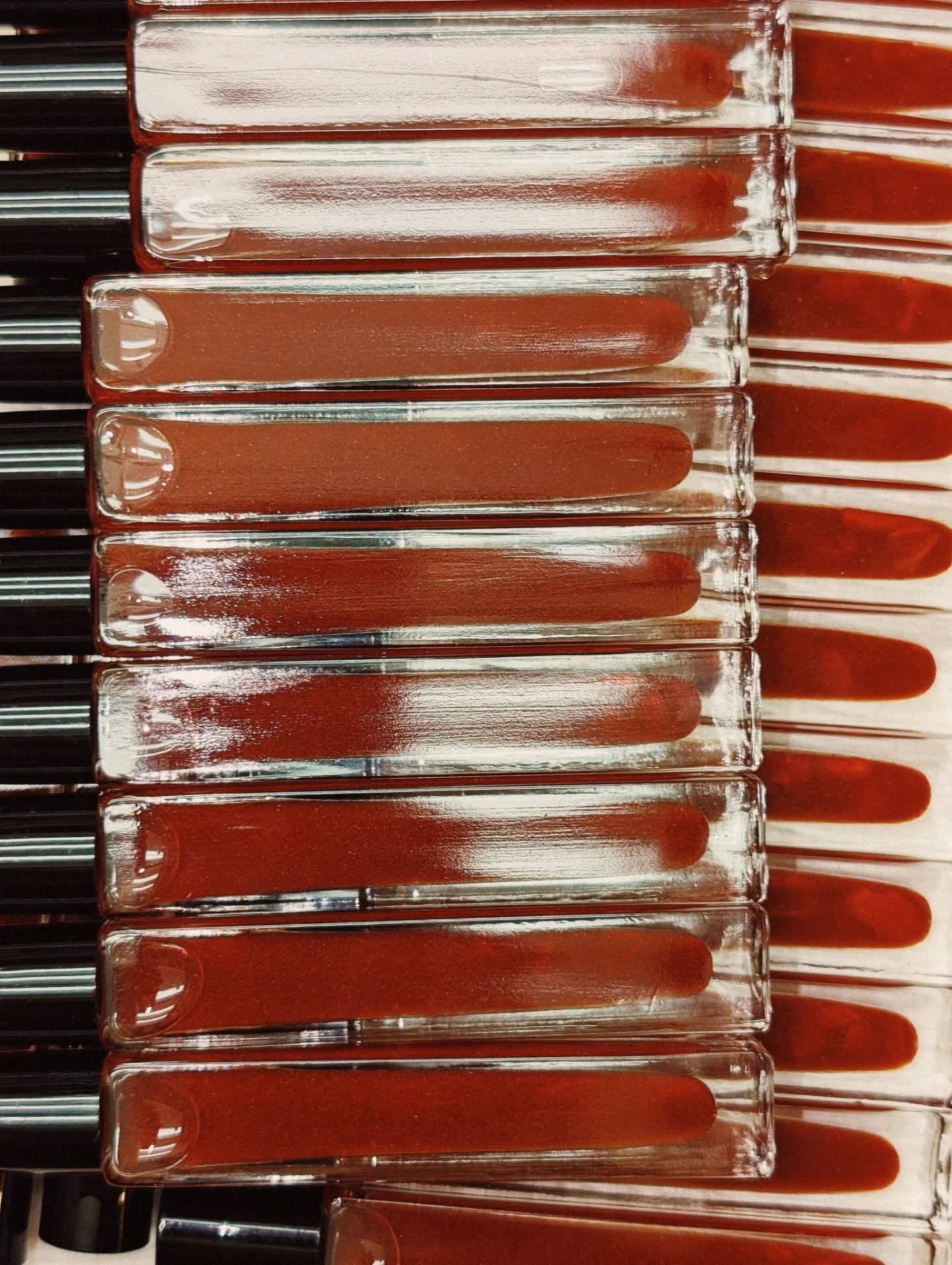 A fragrance that always has us in our own world, hand-poured to perfection in the studio, forever in WONDERLAND 🌹🌍🏹☁️❣️✨