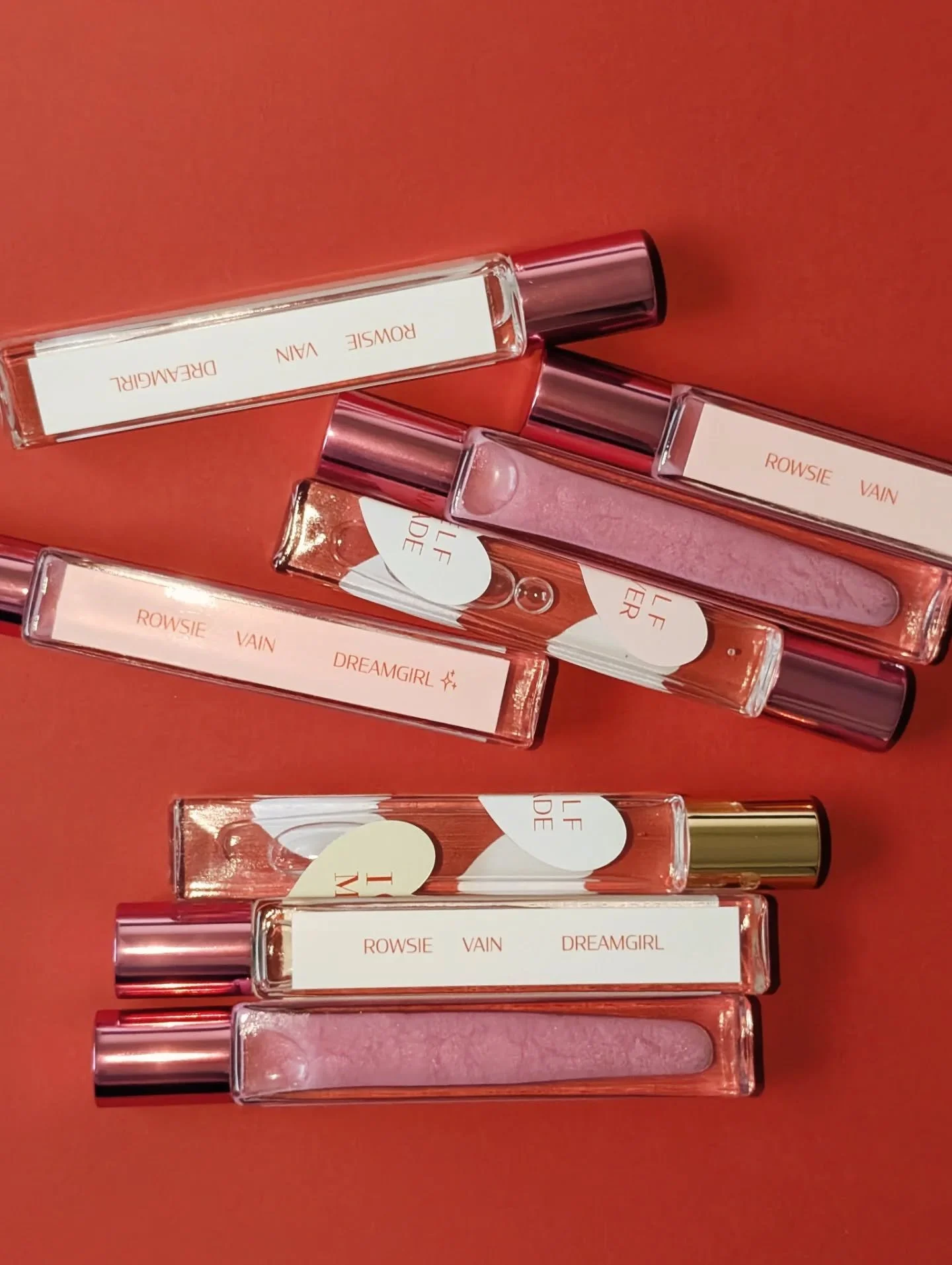 Galentine's ready ❣️ join us tonight in Downtown Ventura @findingsmarket to create your own personal fragrance, 6-8pm 🩸❣️

Everything is online too 💓