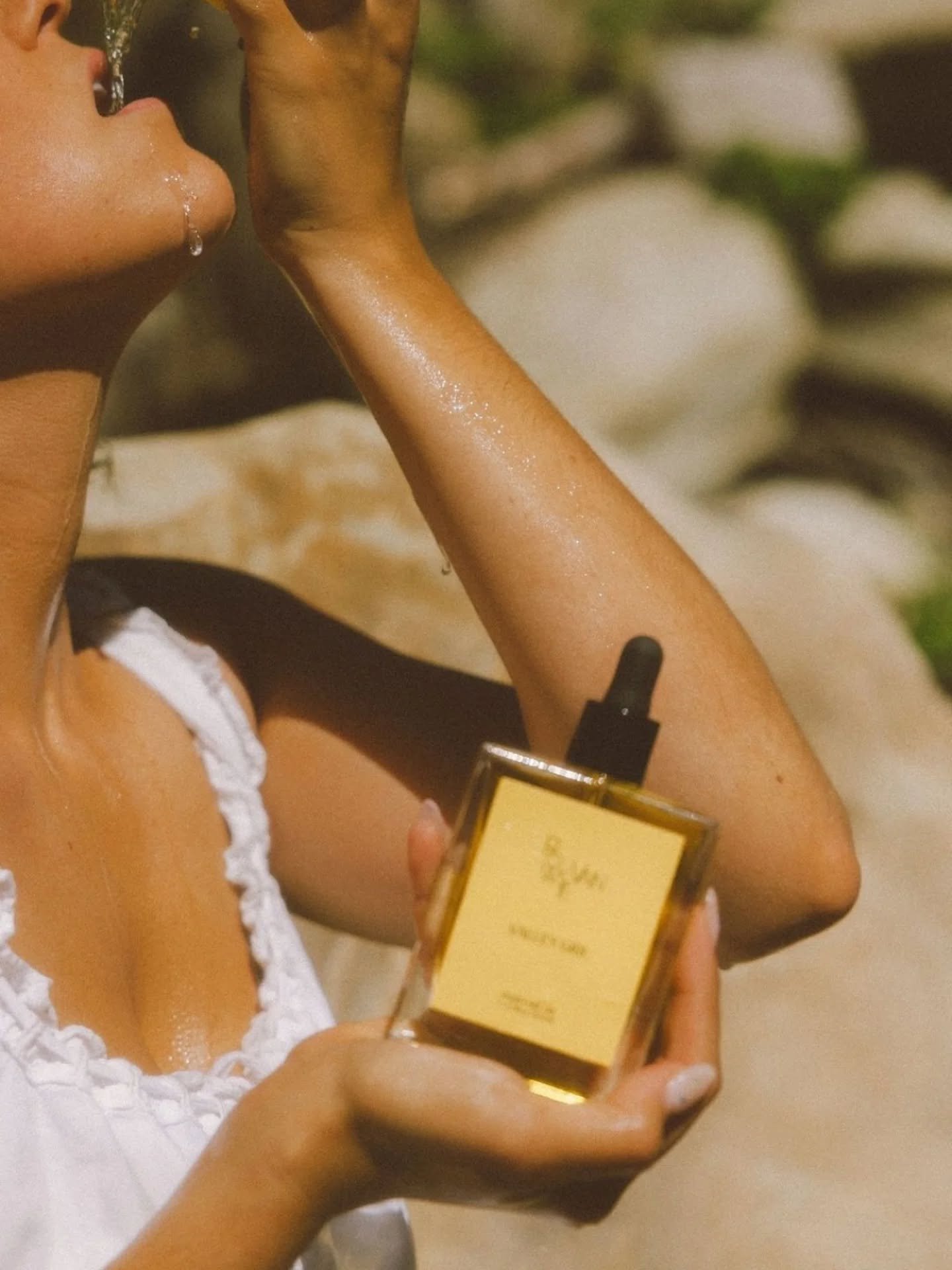 When life gives us lemons, we increase the bottle size to a gorgeous 100ml you can cherish forever. Now online 🍋 

Featuring the angelic @madisonmoriarty shot by @brianadiamondphotography