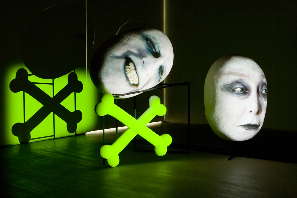 Number 7, Plus or Minus 2 , China