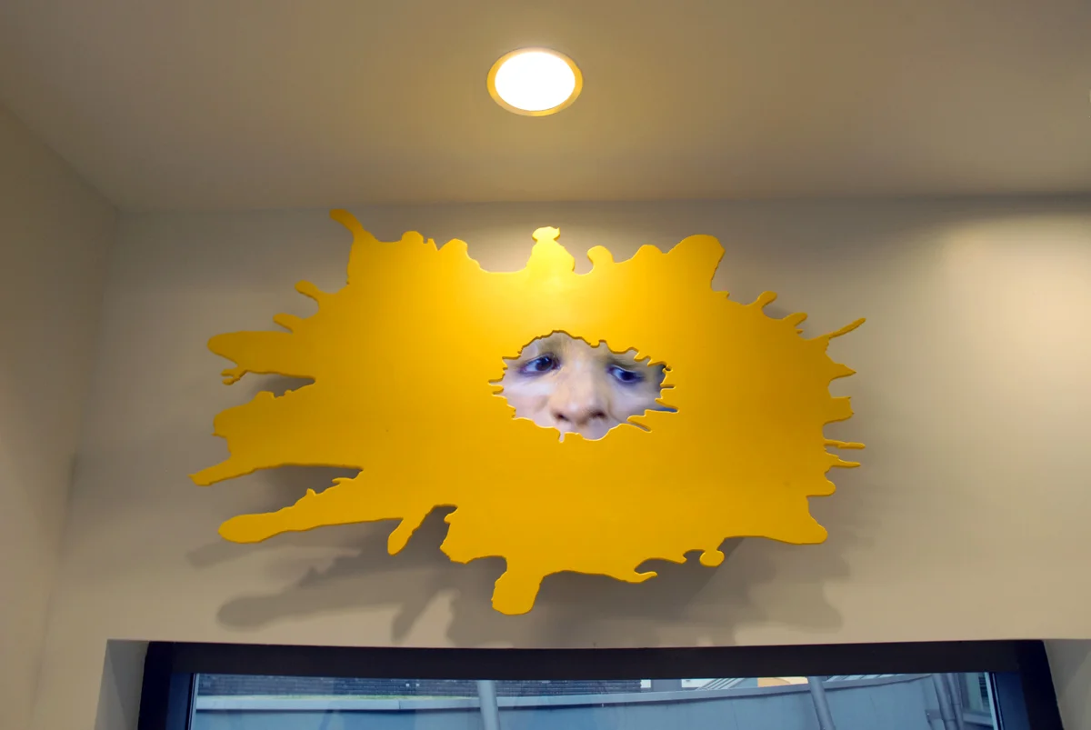 sinatra_yellow_face_big.jpg