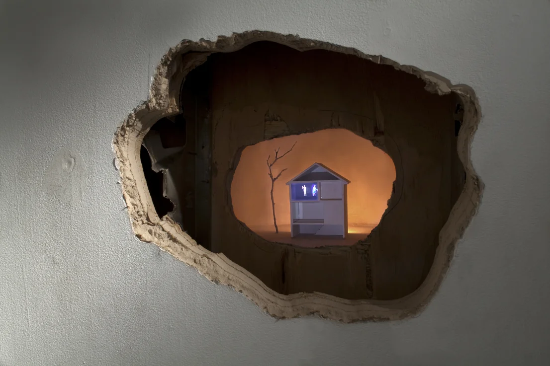 House in Wall correction web.jpg