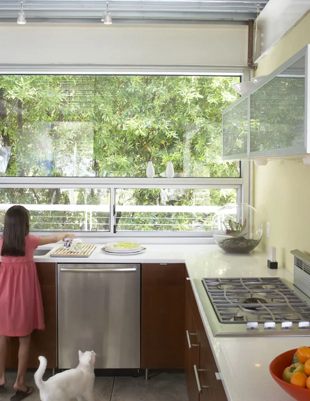 JULIE MALDONADO PROPS/INTERIORS