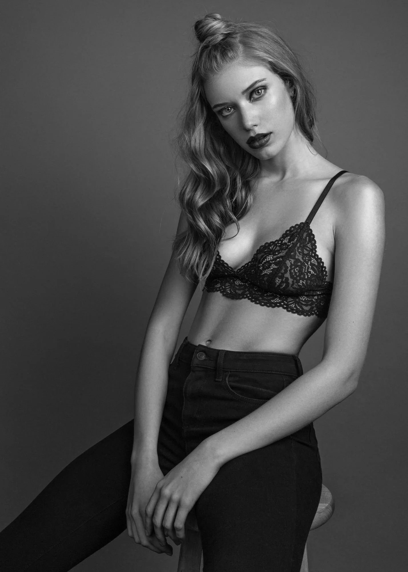 MONIQUE MAZER Hair & Makeup - Fashion/Advertising