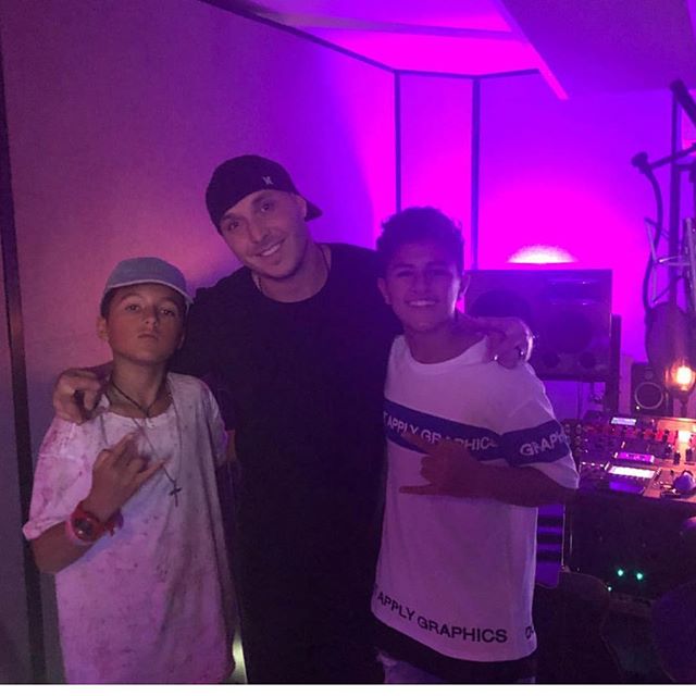 Once again these bruthas KILLED in in the studio yesterday. So cool to work with truly talented young individuals. Y&rsquo;all blow me away! @masoncoutinho @julezcoutinho ✖️💀✖️😜👍 &bull;
#music #studio #studiolife #songwriting #recording #mixing #p