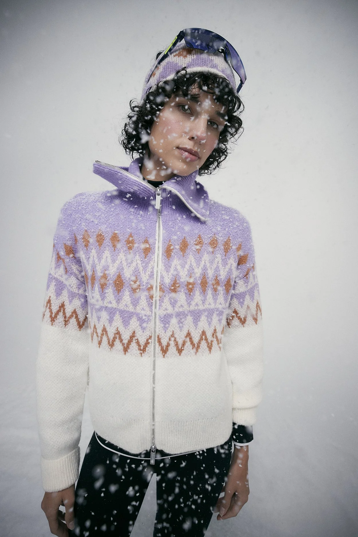 EV1075-Ski-2025-November-Shot-02-213 copy.jpg