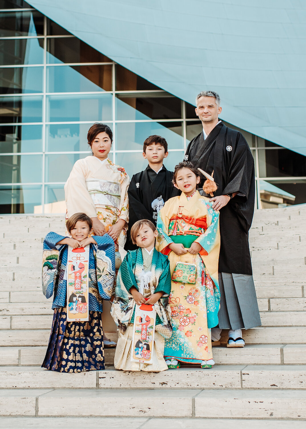 Japanese family portrait wearing kimono hi-res stock photography and images  - Alamy