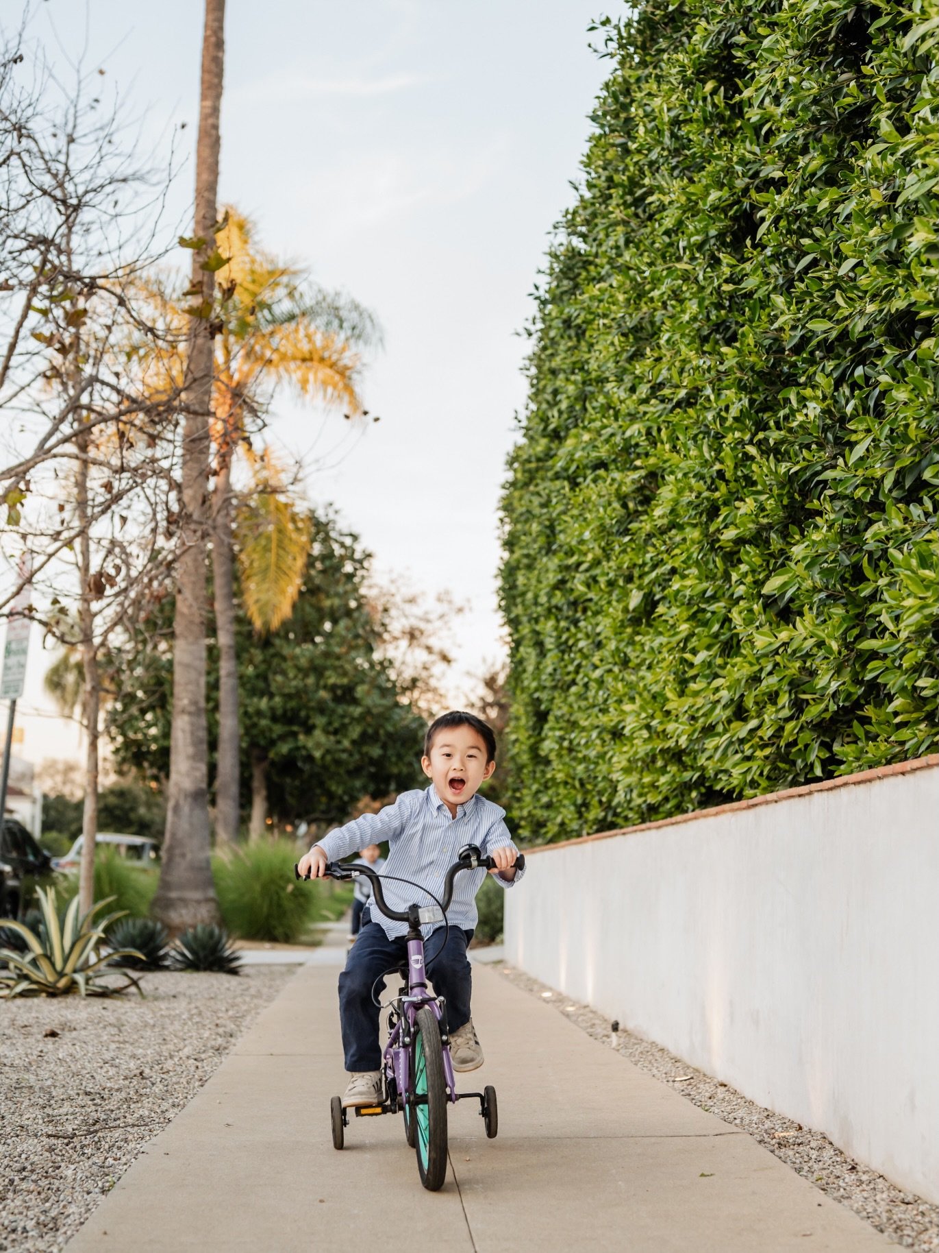 This face. 
THIS face!🤩
⠀⠀⠀⠀⠀⠀⠀⠀⠀
This is exactly why I do what I do.
⠀⠀⠀⠀⠀⠀⠀⠀⠀
Just brothers on their bikes being completely, perfectly themselves and me lucky enough to be there with a camera.📷

I love taking classic family portraits photos that 