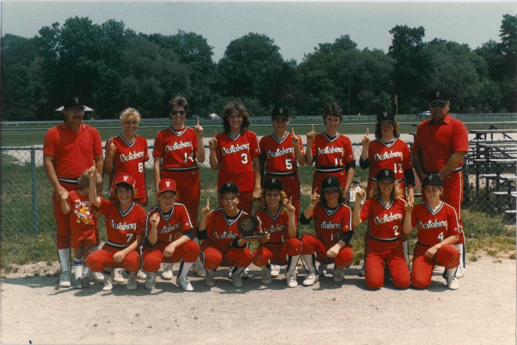 HF1986_SoftballTeam.jpg