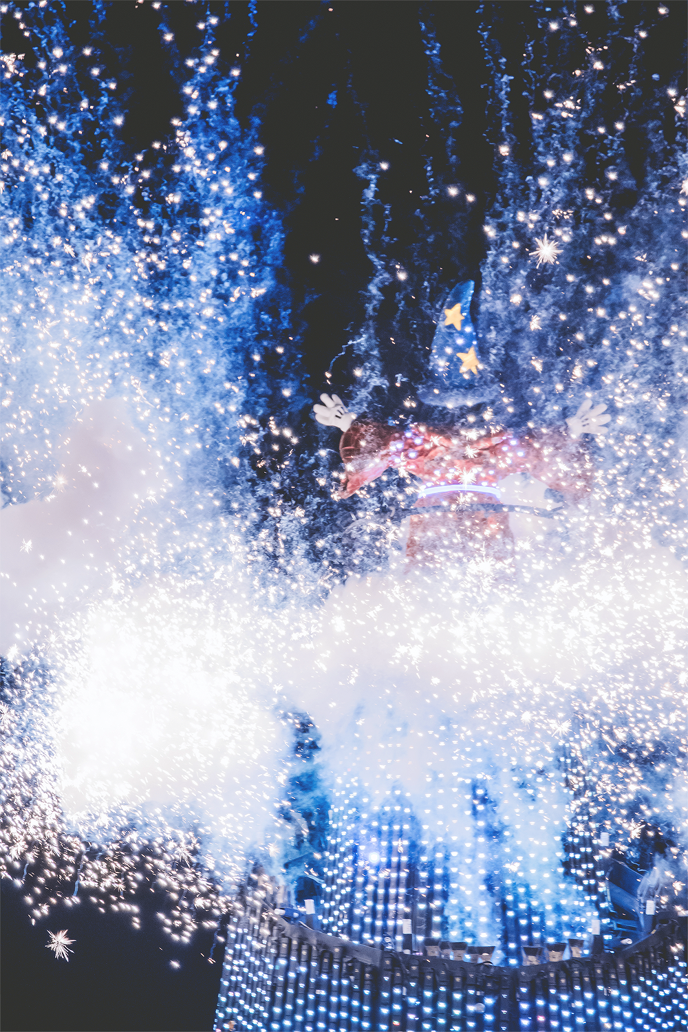After wandering around the Fortress Exploration, we decided to find a unique spot to watch Fantasmic. We found ourselves near the explorers' ships for an interesting backside view.&nbsp;