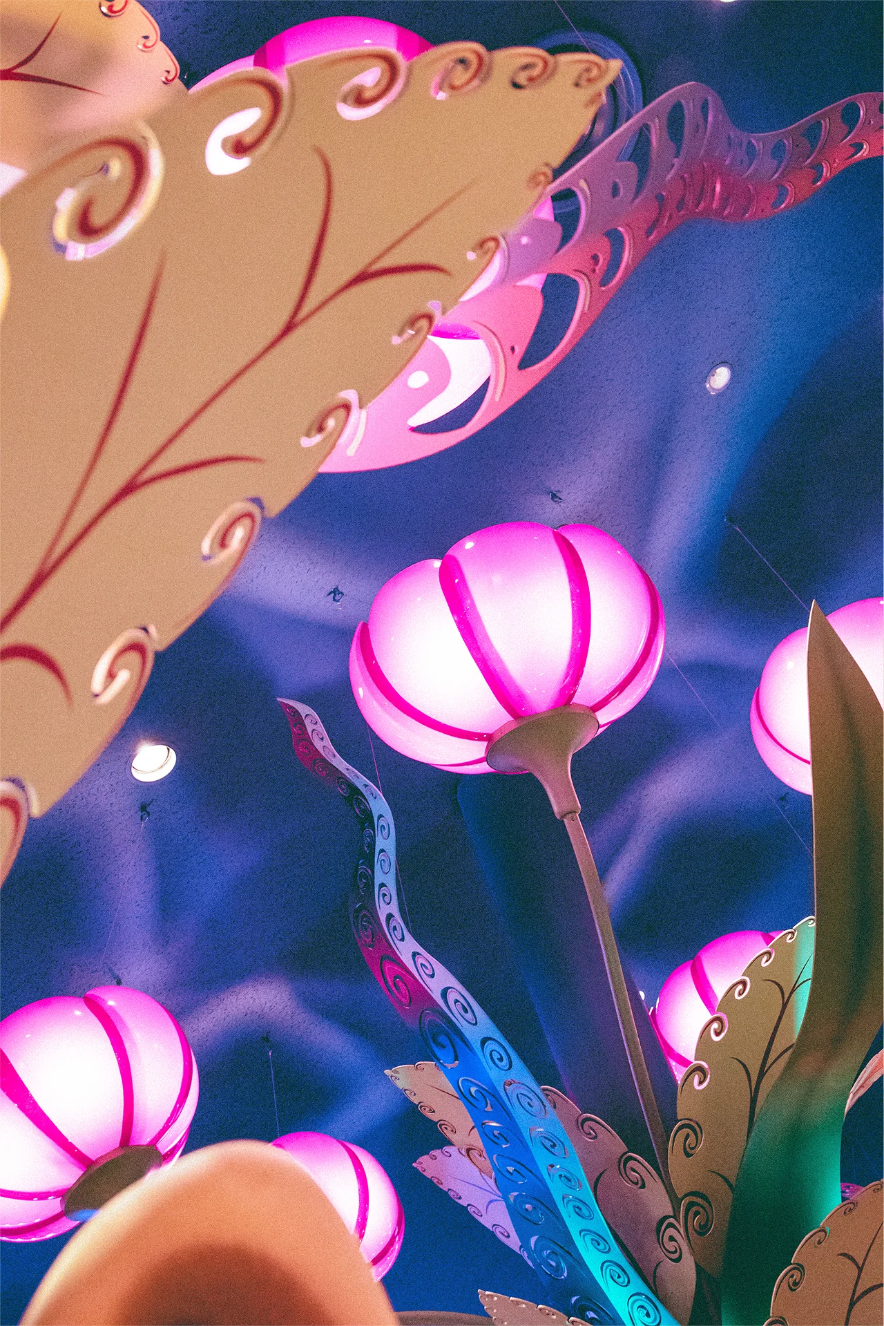 All around you'll feel like you're in the middle of a Golden Afternoon.