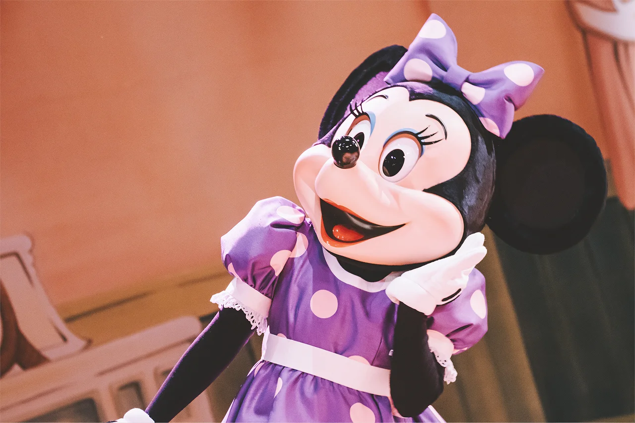 Minnie’s rare purple dress can only be seen during “The Birth of Shellie May”.