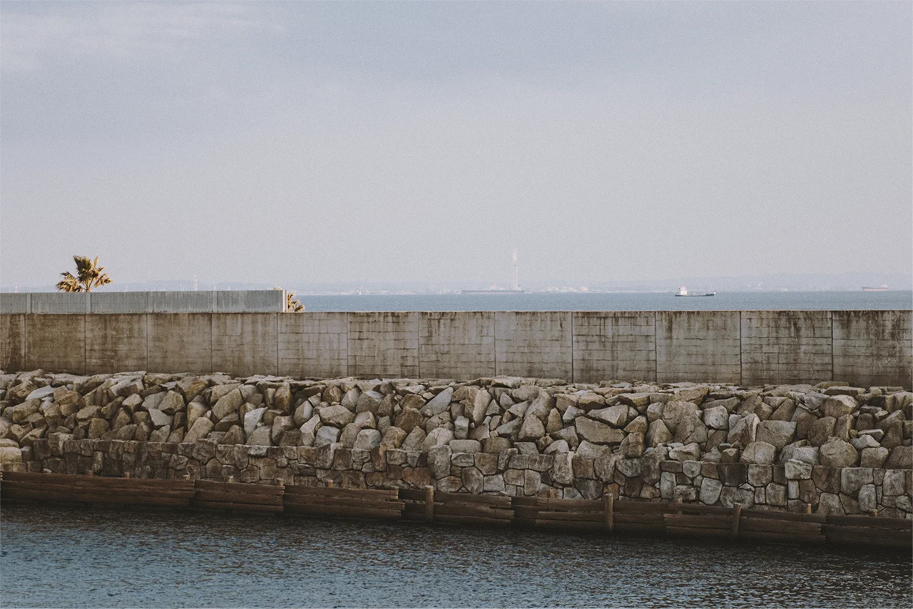Sometimes I find it hard to believe that the actual ocean is on the other side of this wall. There’s no other Disney park quite like this.