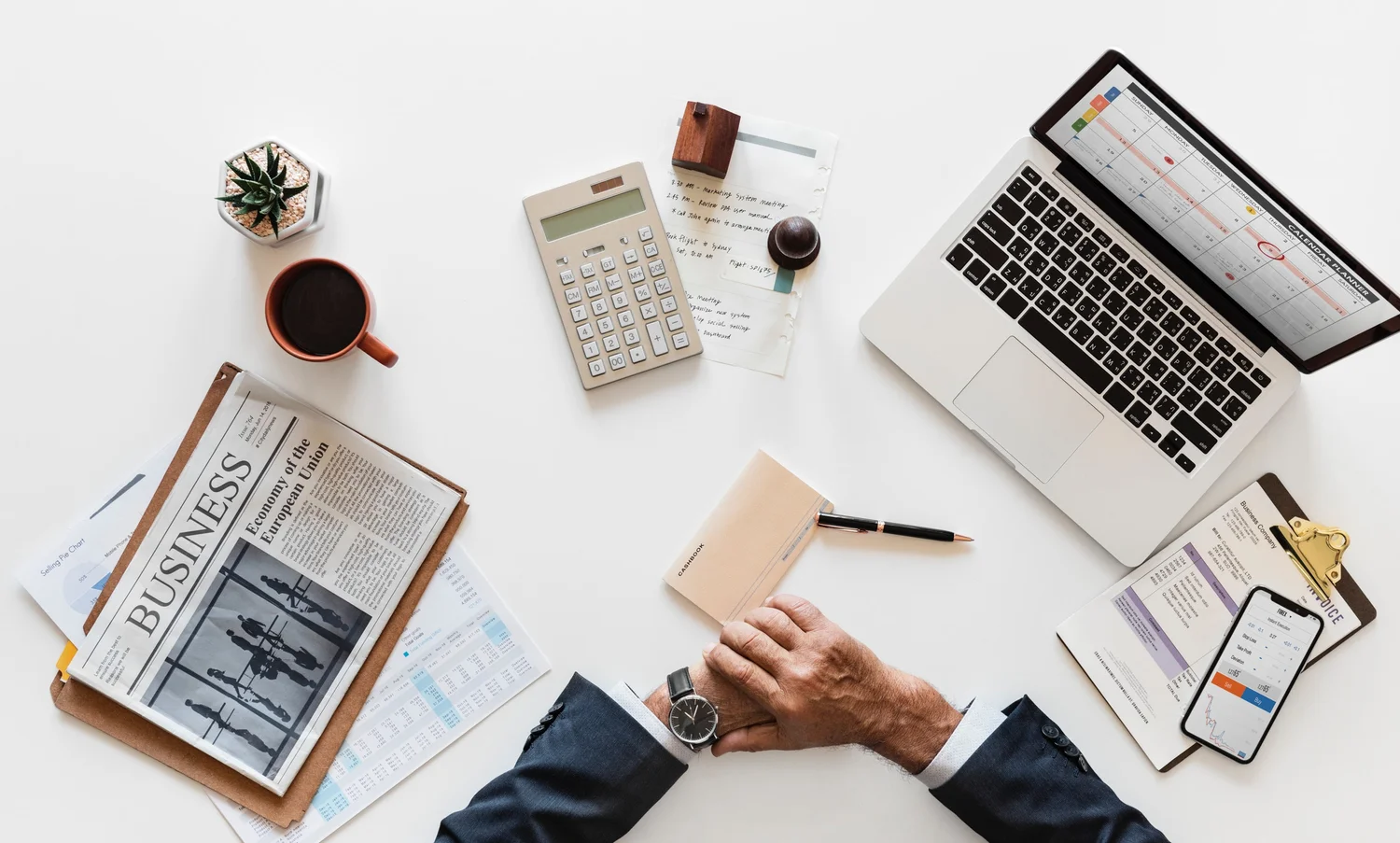 Accounting In-House vs. Outsourced