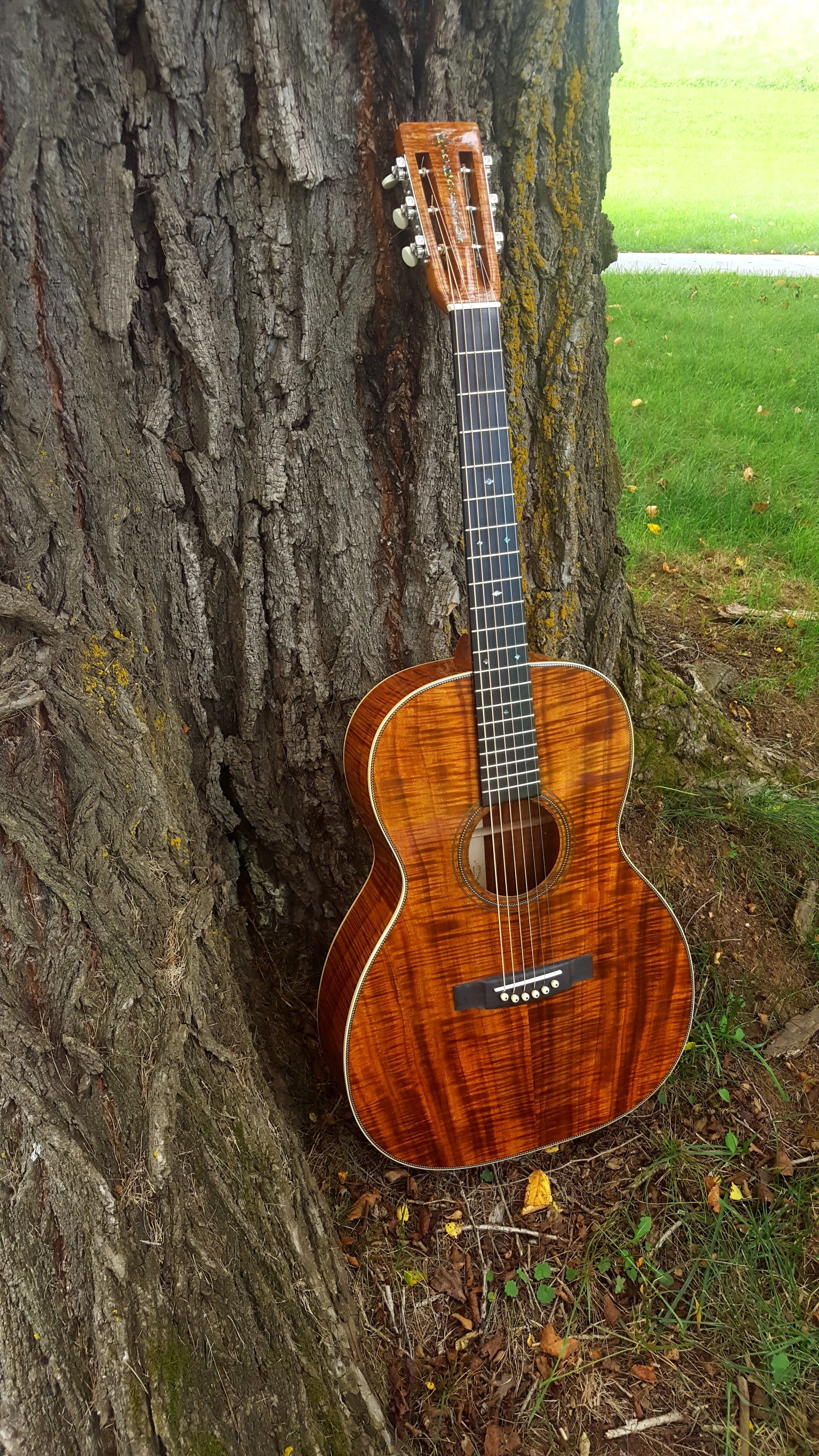 Full body slothead Koa 12 fret 000-28