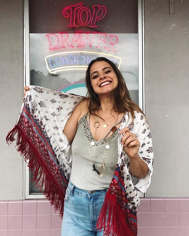 had to stop by @topdrawerconsignments in orlando to grab the perfect outfit for my event in NYC! it&rsquo;s always surprising the cheap goodies you&rsquo;ll find 💖 thanks for having me!

now i&rsquo;m off to the big apple to host @the.revolution.eve