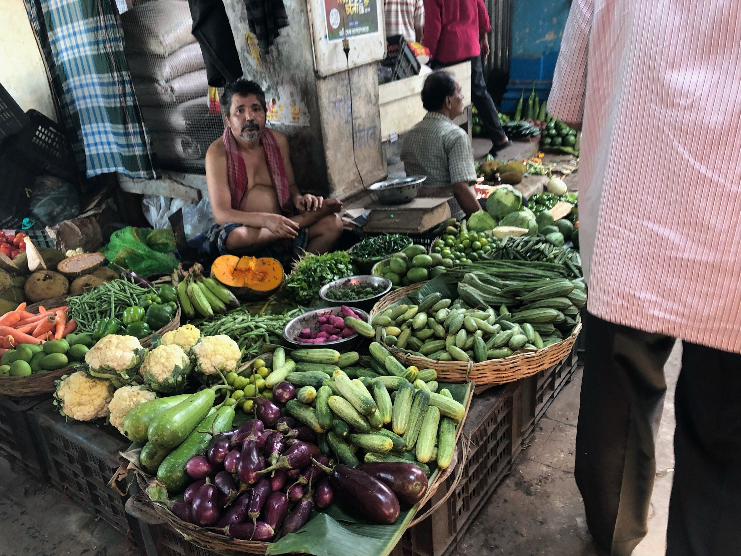 Footpath shopping. Fresh from the farm.