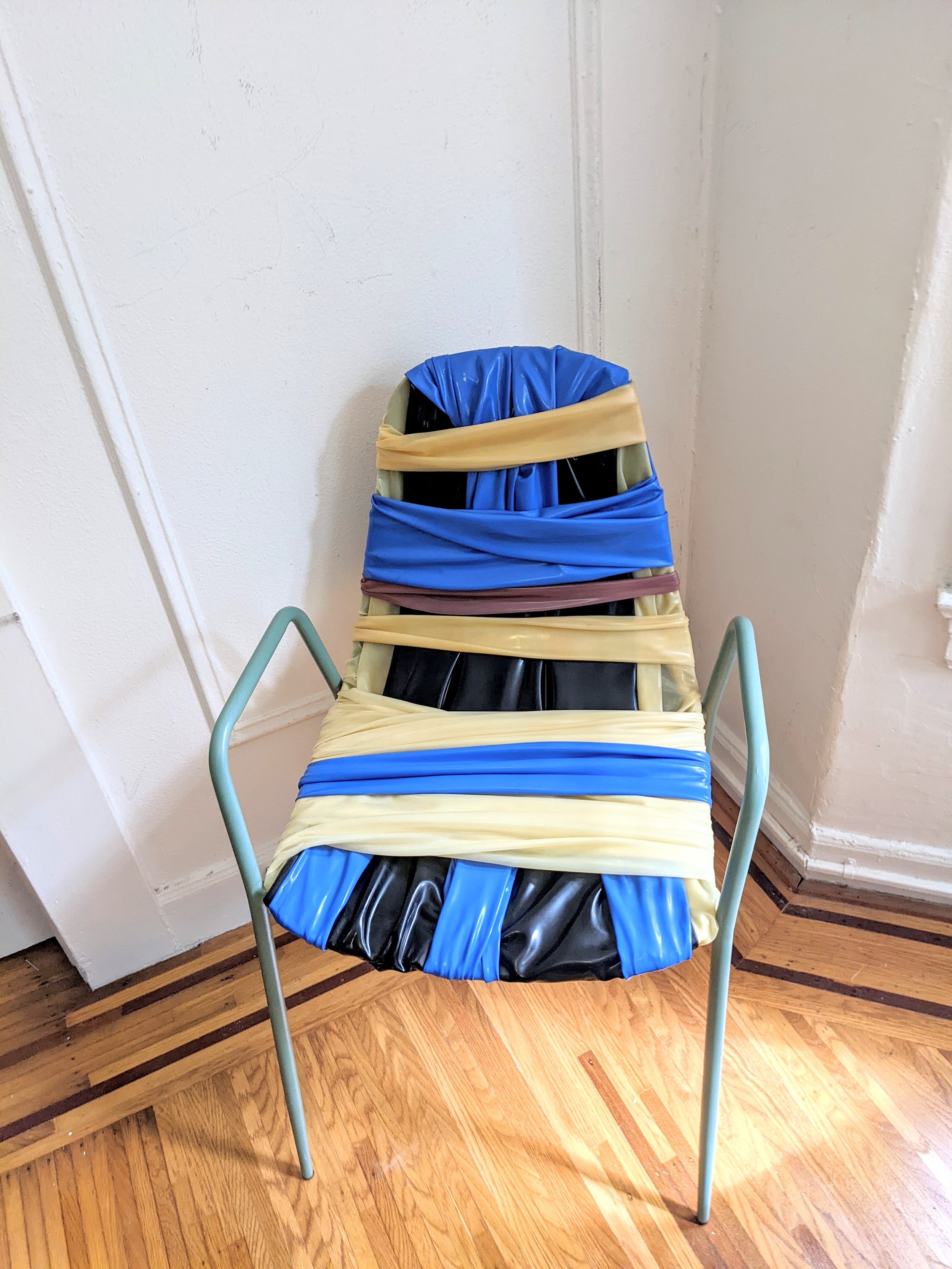 Gummistuhl (Rubber Chair)