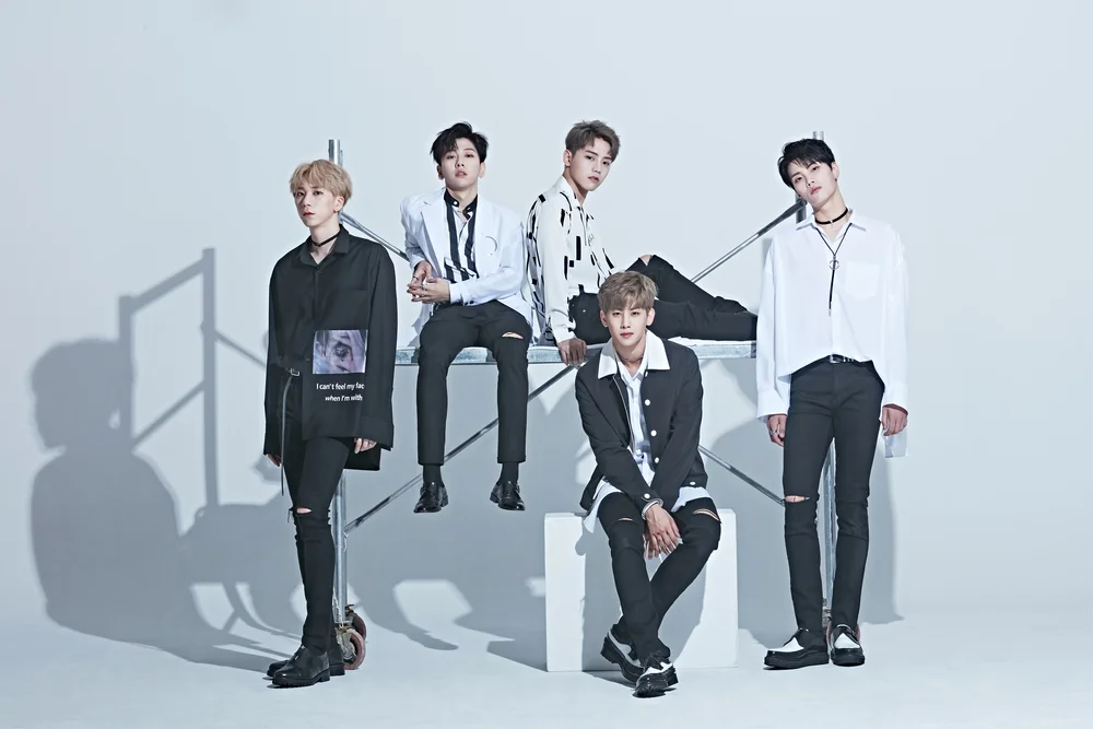 HOTSHOT Selfie photobook making project on Celuv.tv