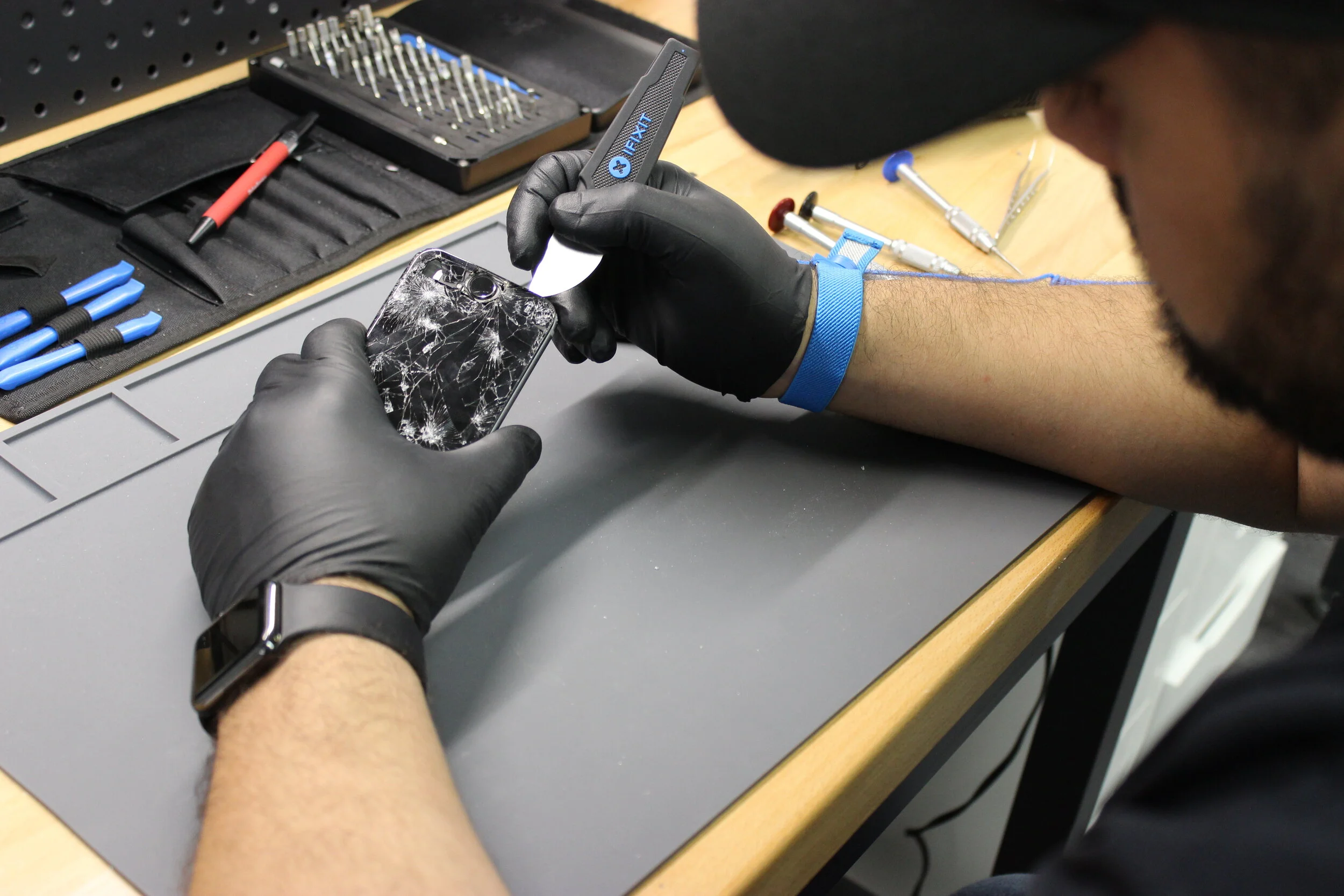 Mobile Flash Repairs We can repair your iPhone and Android Devices