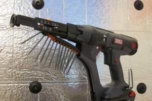 <div style="white-space: pre-wrap;">Grip-Lok® Auto-Feed System with Bullseye™ nose adaptor</div>