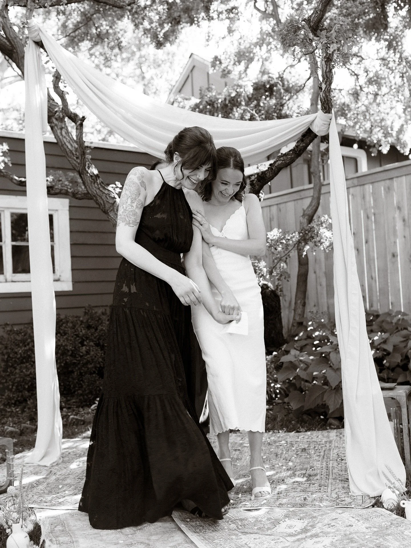 A wedding at home 🤍
-
#mrsandmrs #portlandwedding #portlandweddingphotographer #backyardwedding