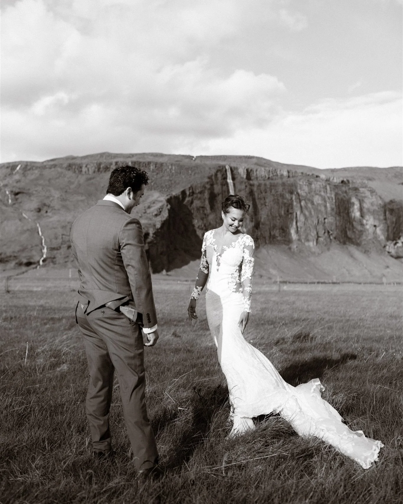 That one time Sydney and Dominic eloped in Iceland&hellip;The landscape and their love speaks for itself so I won&rsquo;t even attempt an adequate caption. 💍 
- 
Camcorder magic @joecamcorder 
-
#icelandelopement #destinationwedding #ukweddingphotog