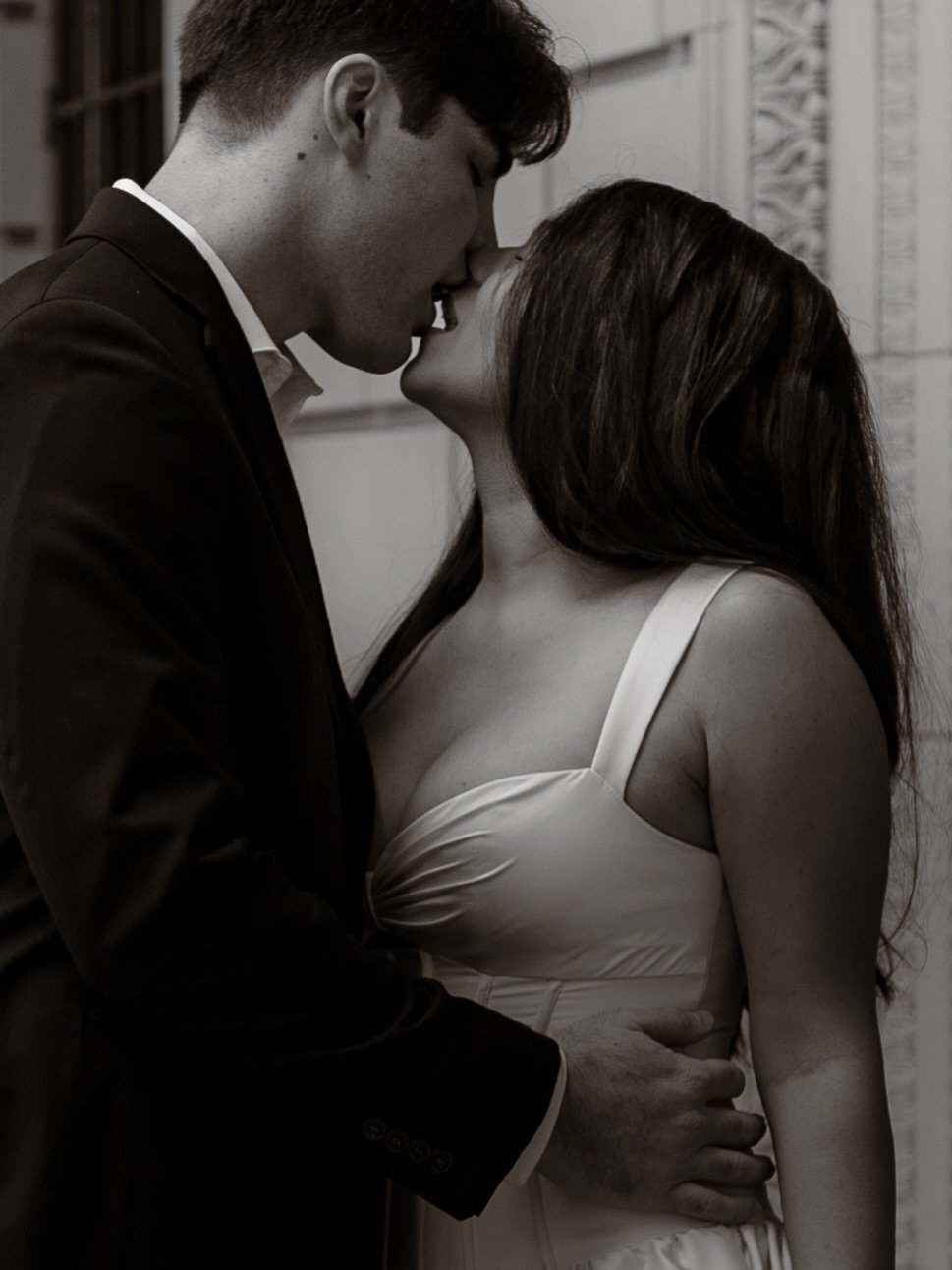 Haven&rsquo;t shared an engagement session in a moment - here&rsquo;s one from last month, when these two came up from LA to run around Portland with me. 💍
-
#portlandweddingphotographer #laweddingphotographer #engagements