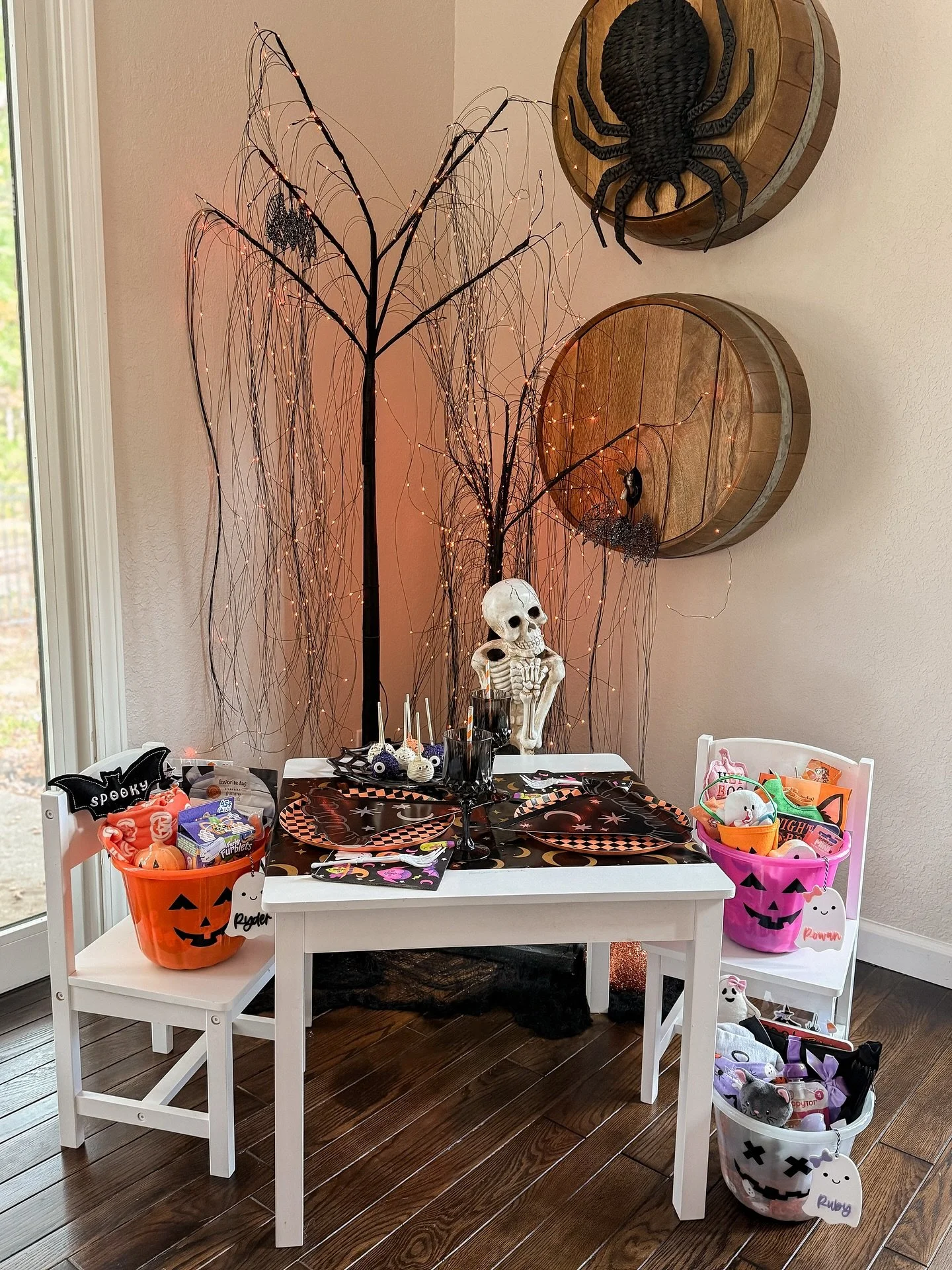 One tradition I look forward to each fall is giving our kiddos their Boo Baskets in October! I love surprising them with a fun set up filled with Halloween goodies and all the spooky vibes! The perfect way to kick off the Halloween season! 🧡
.
.
.
.