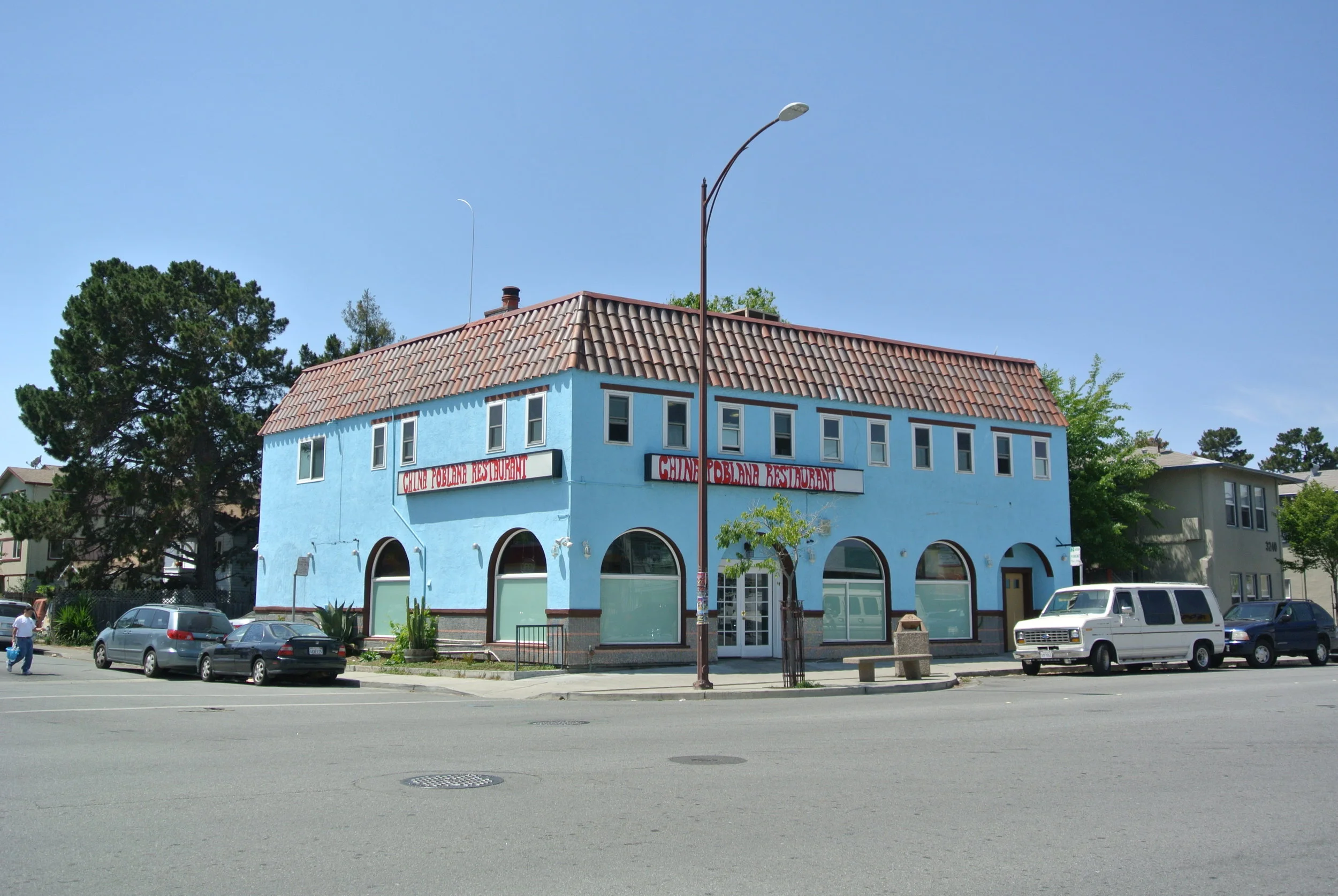 3250 Middlefield Road, Menlo Park, CA 94025 4,800 SF Office over Retail (Vacant) $1,520,000