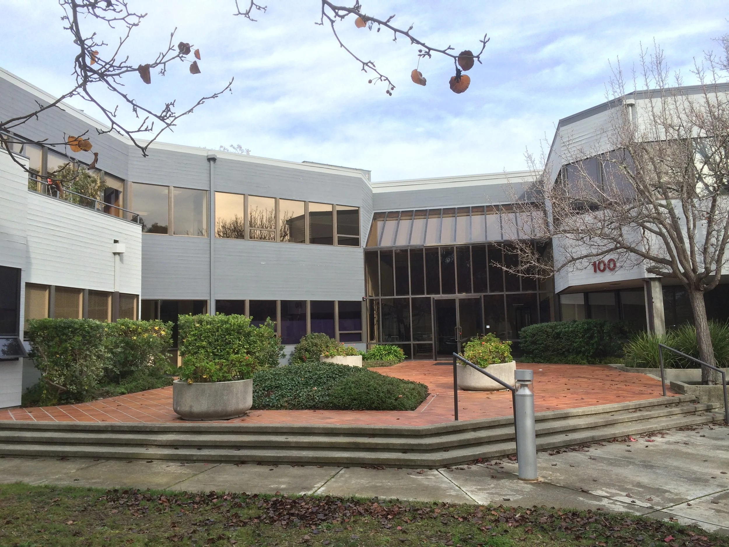 100 Tamal Vista Boulevard, Corte Madera, CA 94925 21,343 SF Office $8,200,000