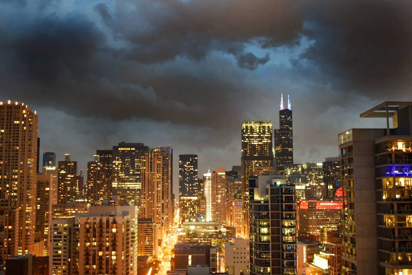 OK, y&rsquo;all, we&rsquo;re gonna pretend this shot I took last summer happened on Sunday night. Because I STILL can&rsquo;t believe I slept through that incredible storm! All of Chicago told me it was a banger of a summer storm, complete with loud 