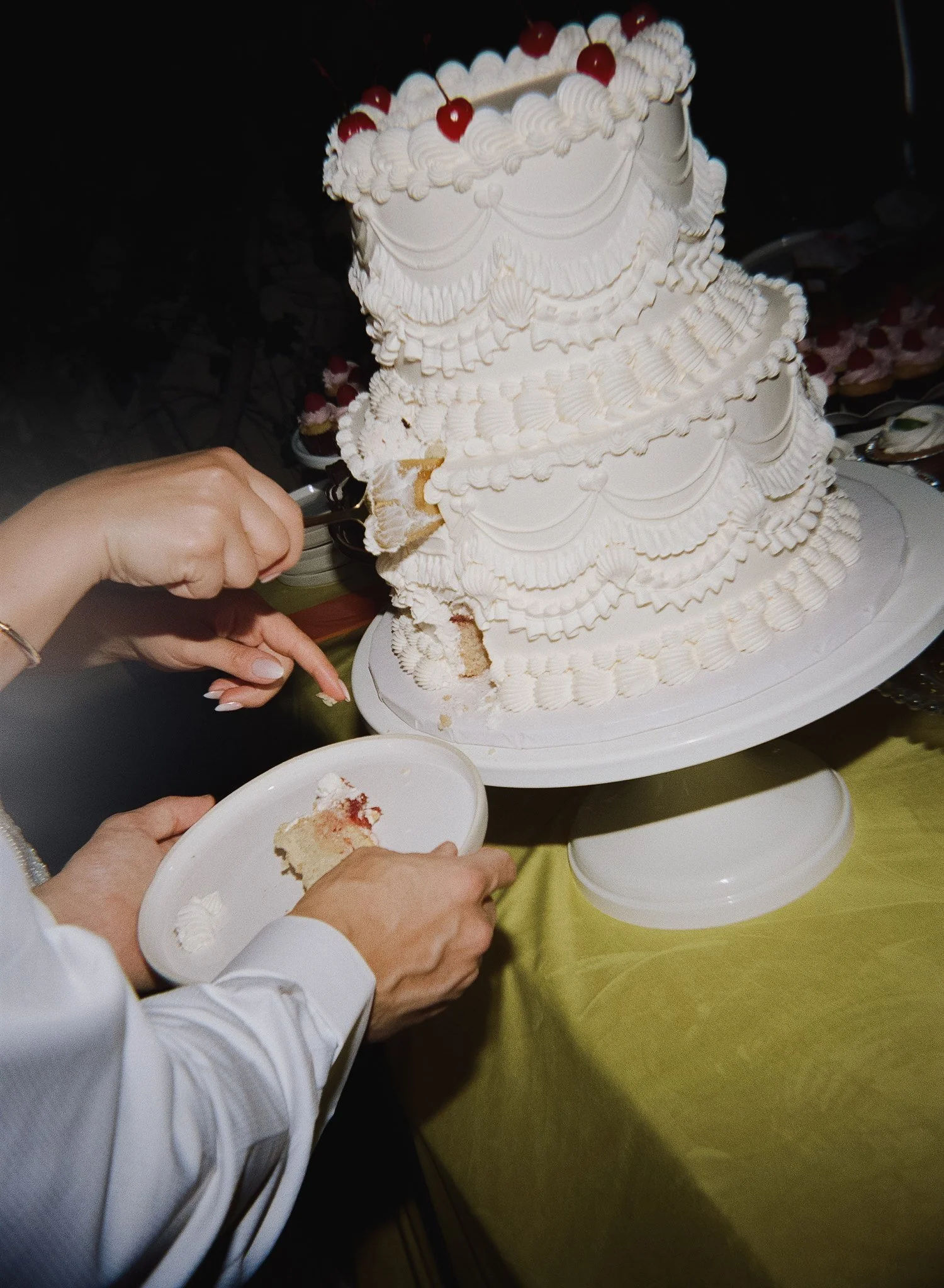 Abby & Sam - Cake Cutting19.jpg