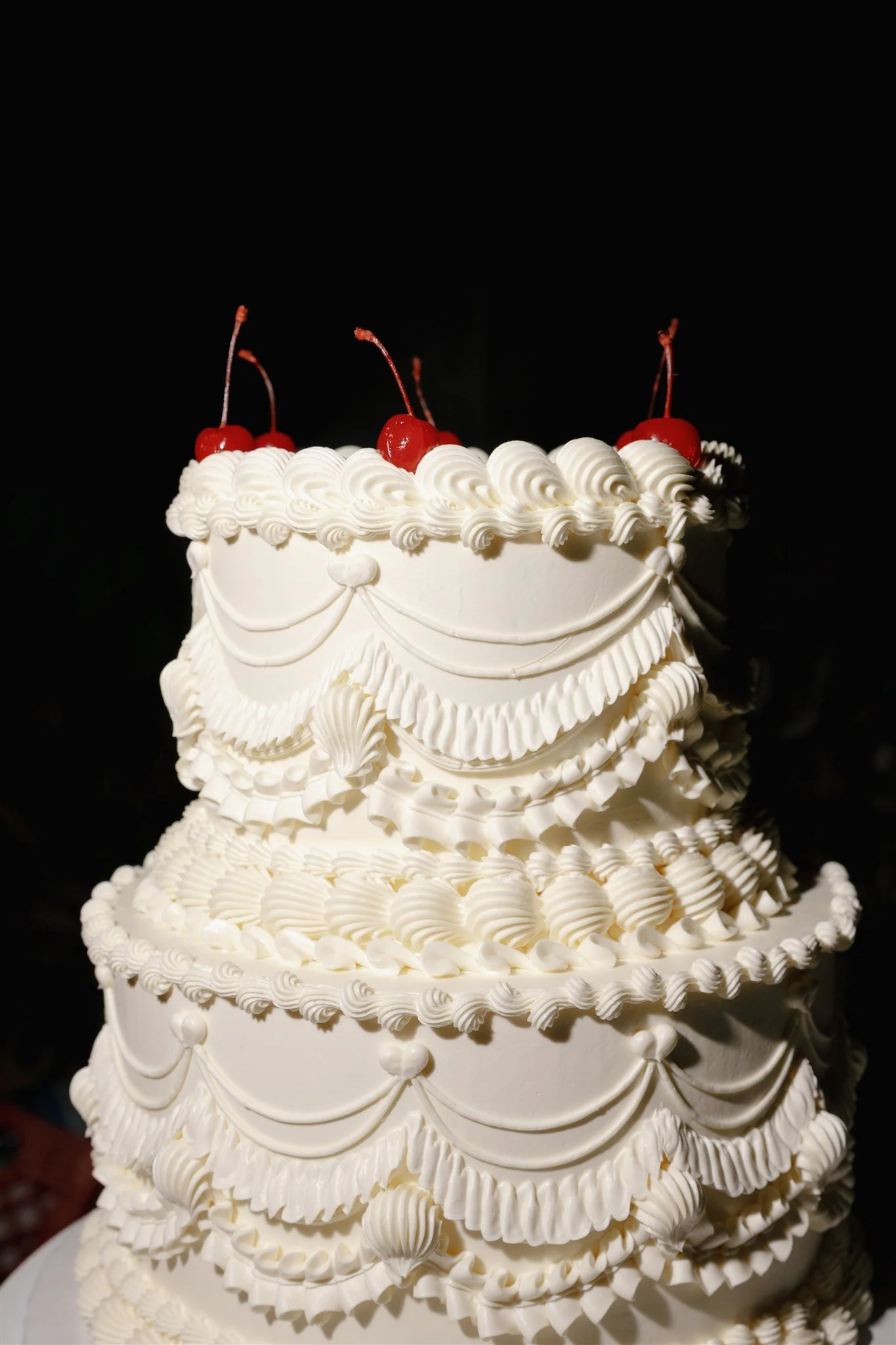 Abby & Sam - Cake Cutting4.jpg