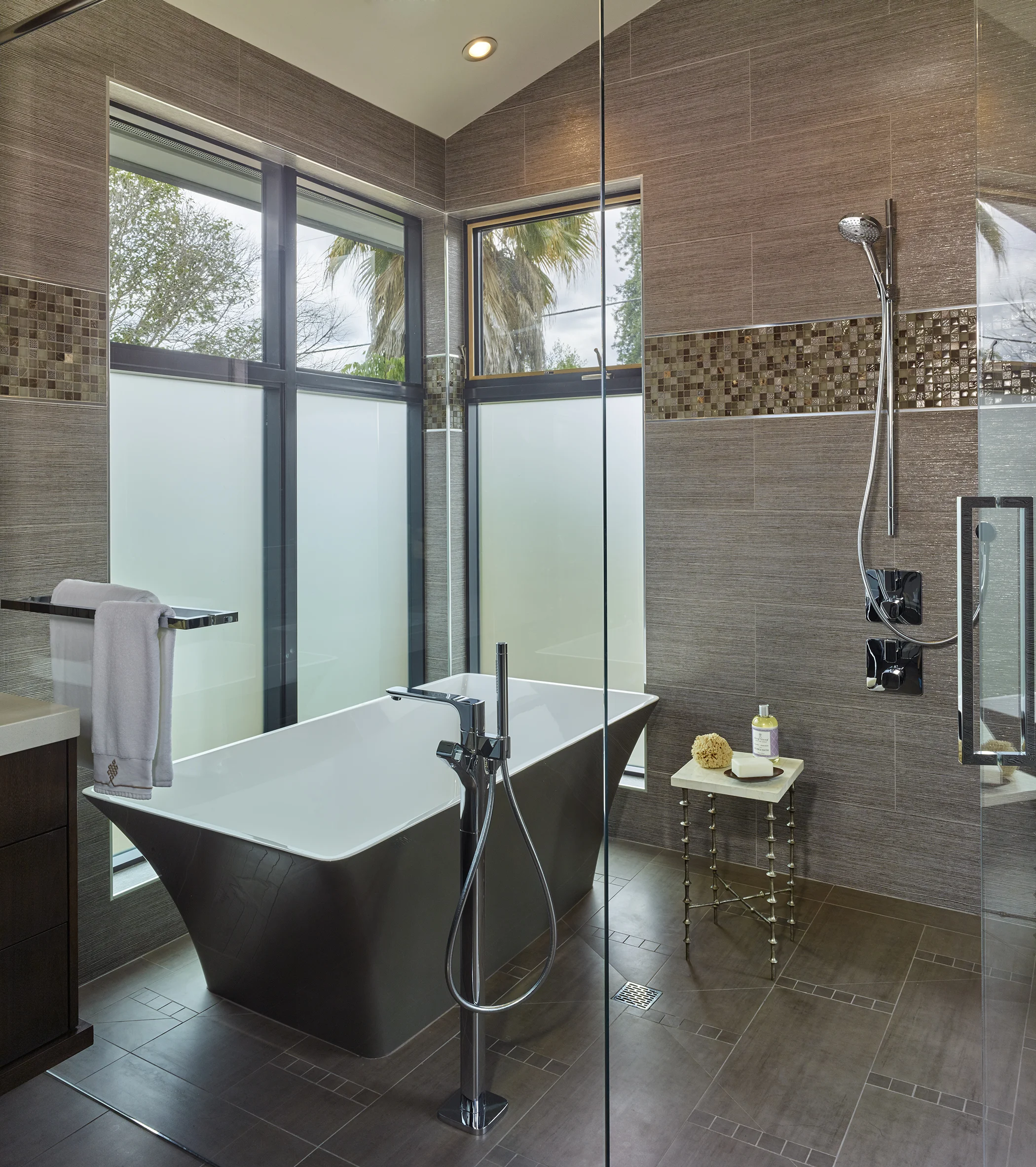 Master Bathroom Tub & Walk In Shower