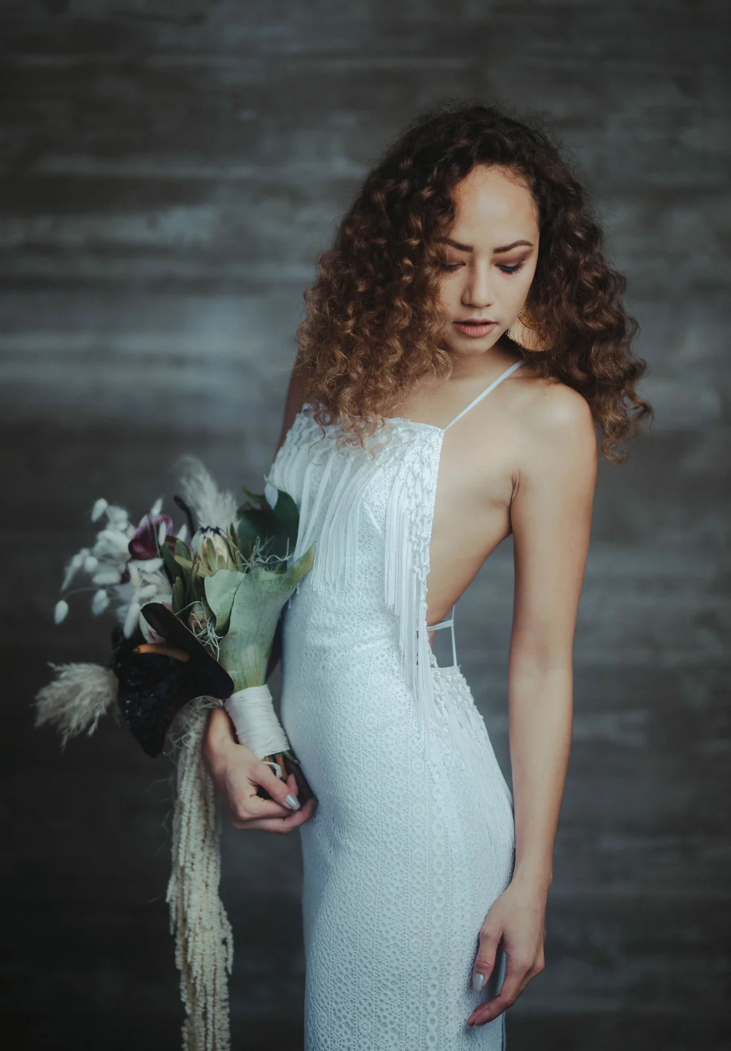 Crredits: Flowers: @bluekaidesigns Photographer: @couplecups Luna gown: @gypsybride Hair and MUA: @andikimiko_ Model: @lei.lilium